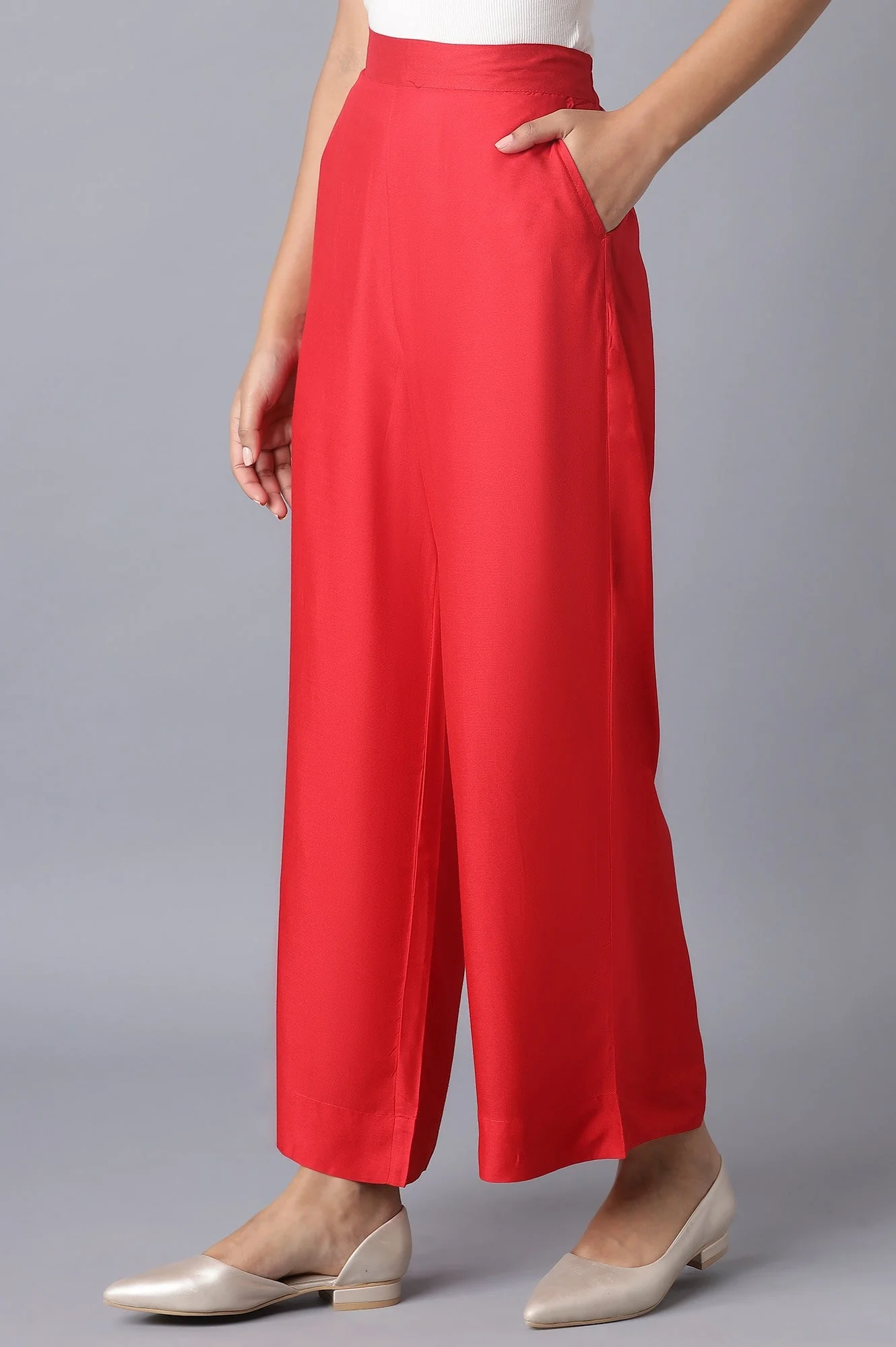 Red Solid Straight Fit Tencel Pants With Elasticated Waist - Image 3
