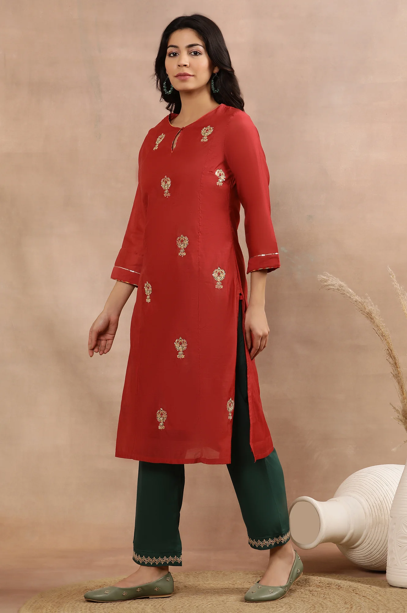 Red Embroidered Kurta, Pants And Kota Dupatta Set - Image 3