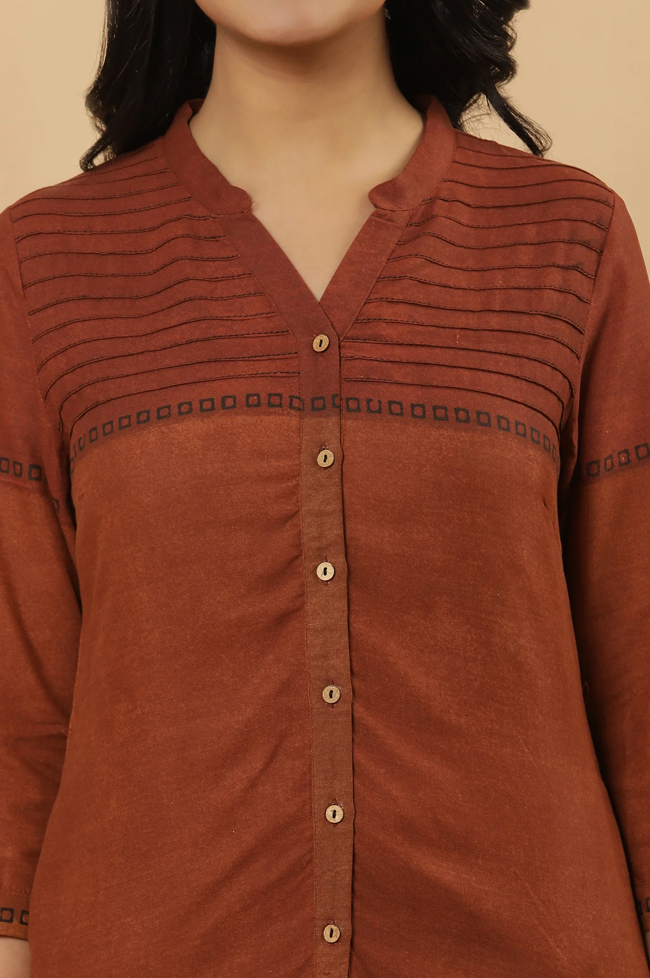 Red Pintuck Printed Kurta And Trousers Set - Image 6