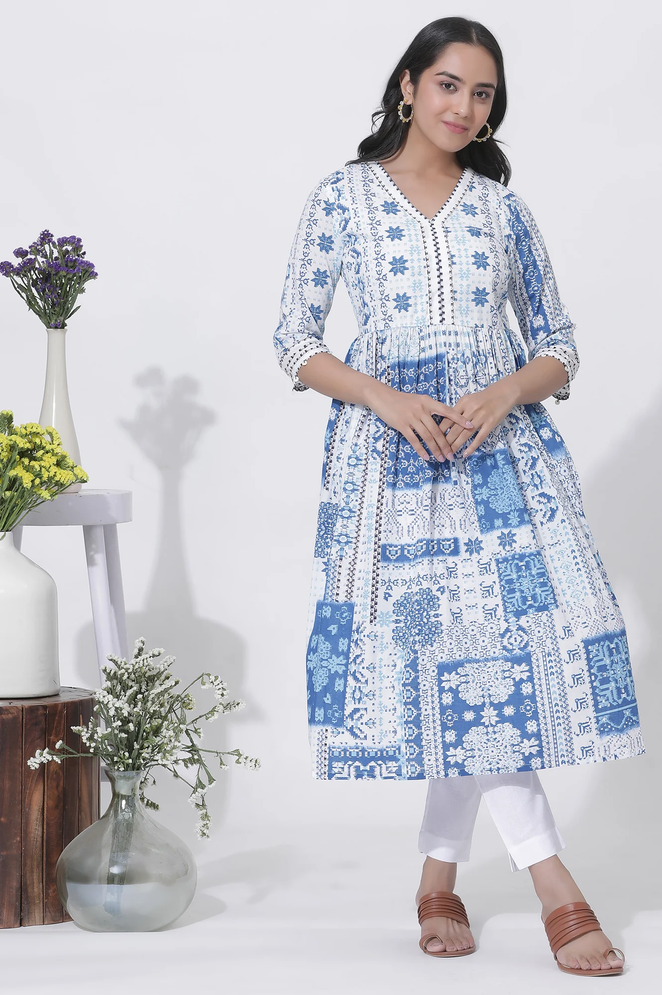 White And Blue Cotton Printed Flared Kurta And Pants Set - Image 2