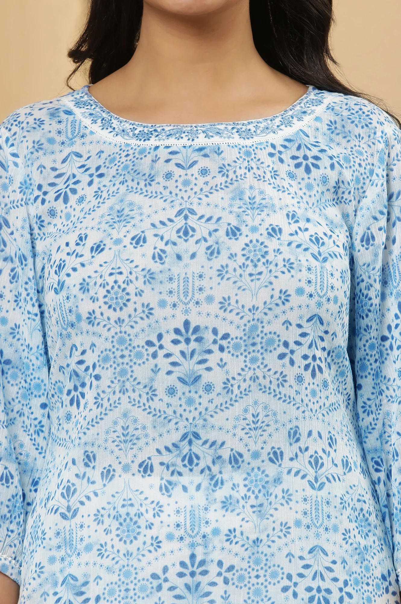 White And Blue Floral Printed Cotton Kurta - Image 6