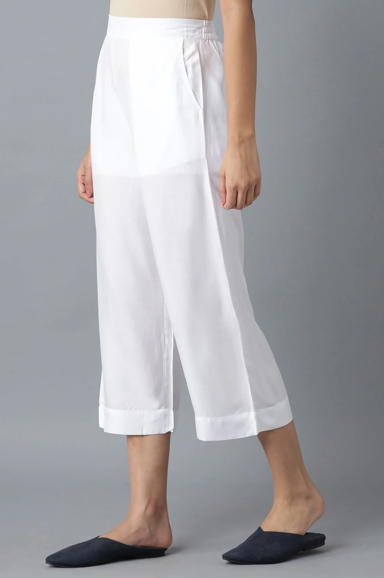 White Solid Wide Leg Cotton Culottes With Elasticated Waist - Image 3