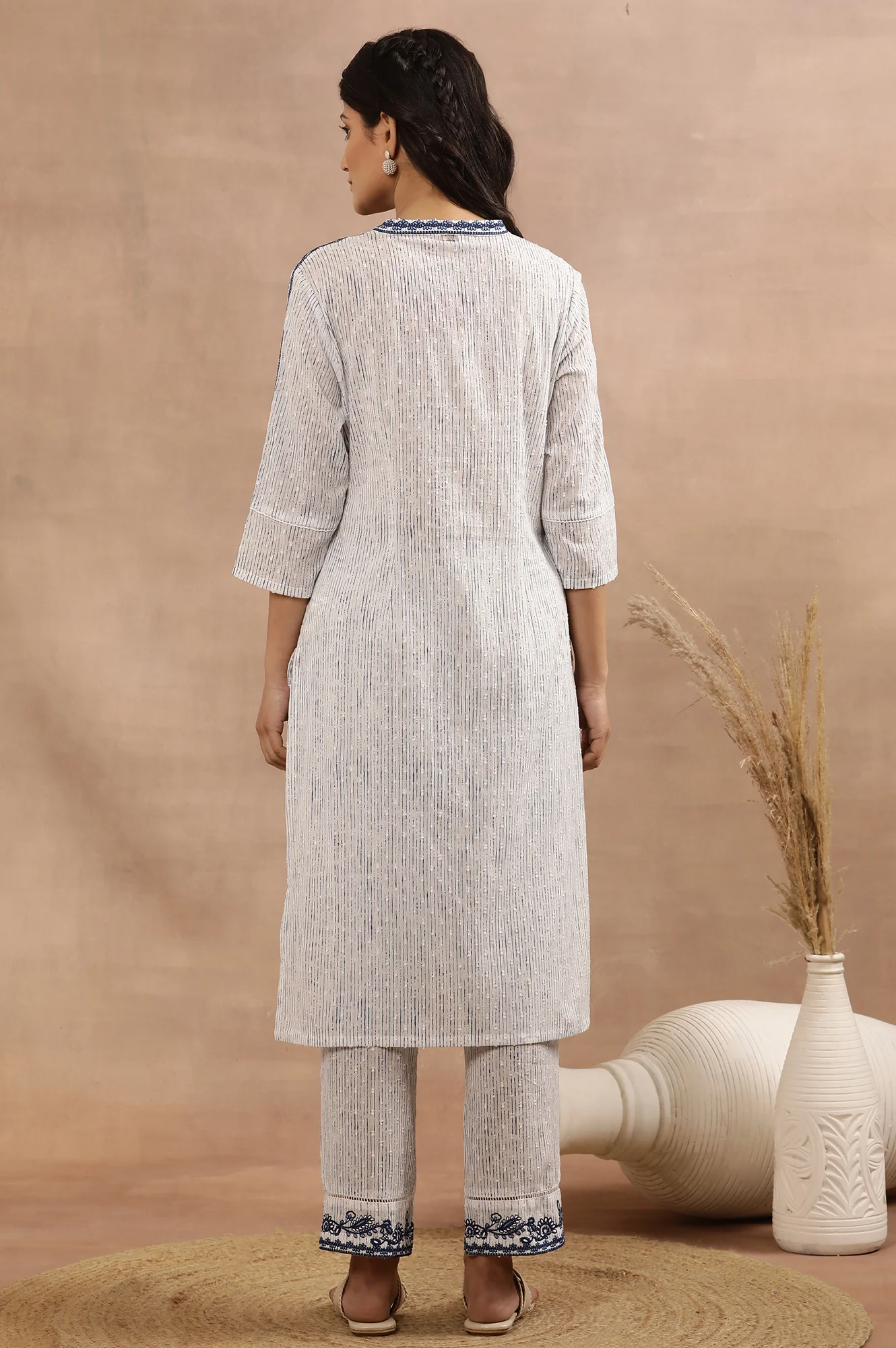 White Cotton Stripe Printed Kurta With Thread Embroidery - Image 5