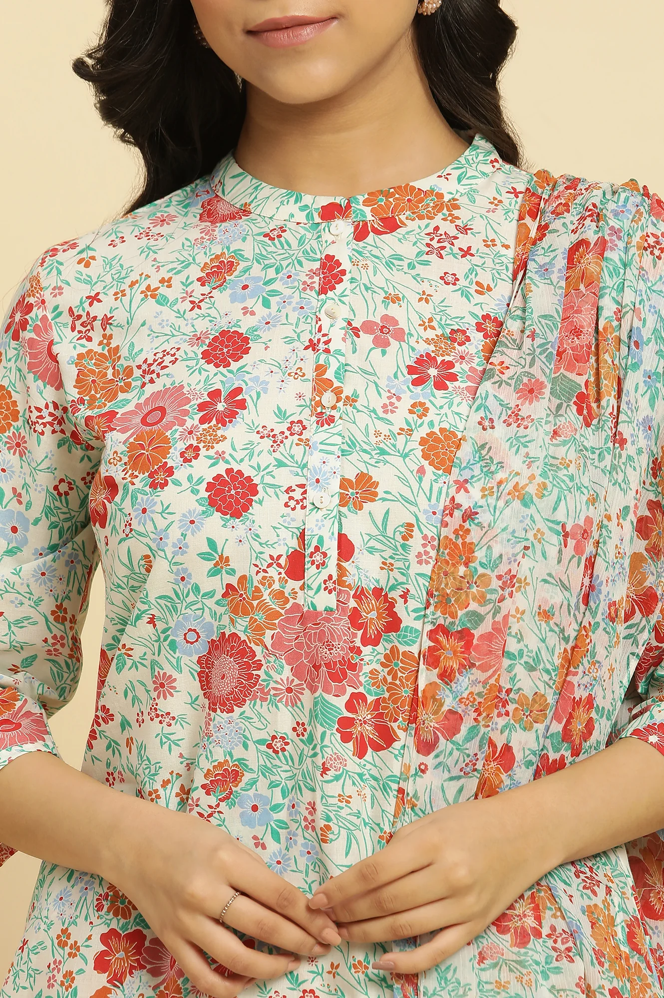 White Floral Printed Coordinated Kurta, Pants And Dupatta Set - Image 7