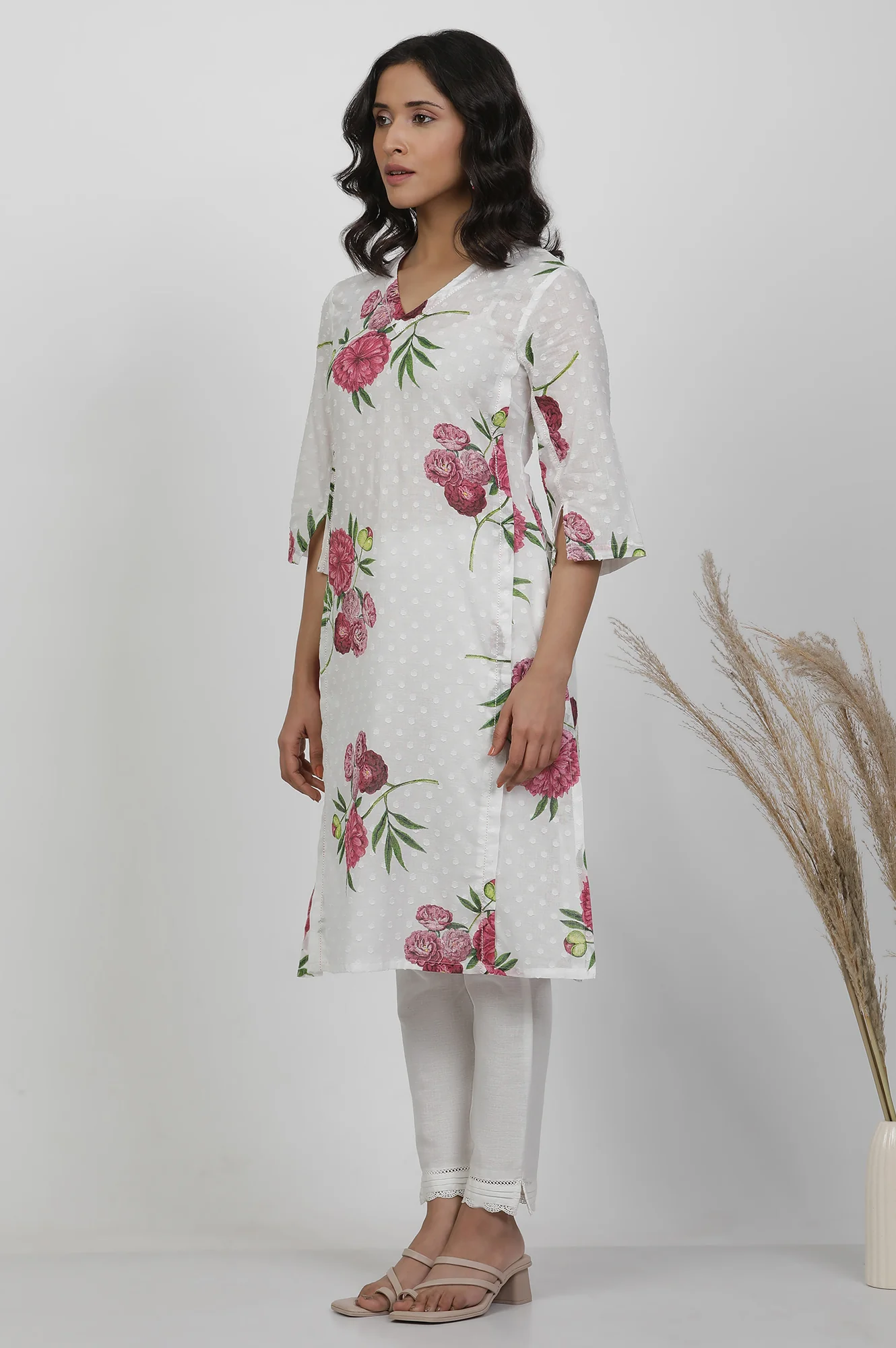 White Floral Printed Textured Cotton Kurta - Image 3