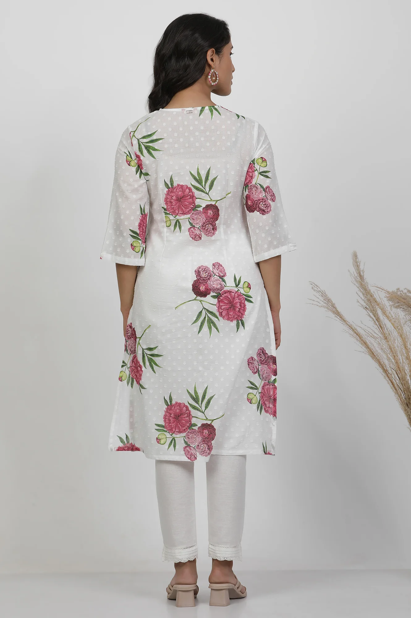 White Floral Printed Textured Cotton Kurta - Image 4