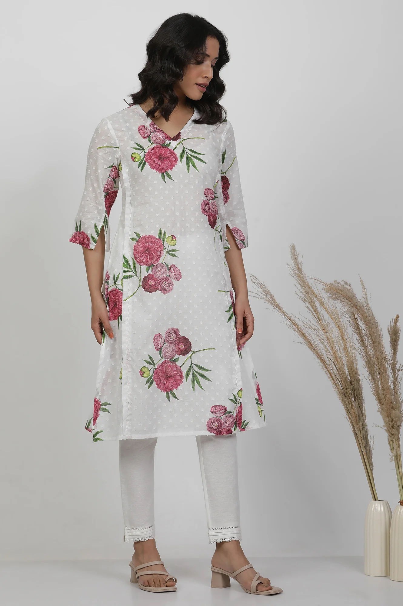 White Floral Printed Textured Cotton Kurta - Image 5