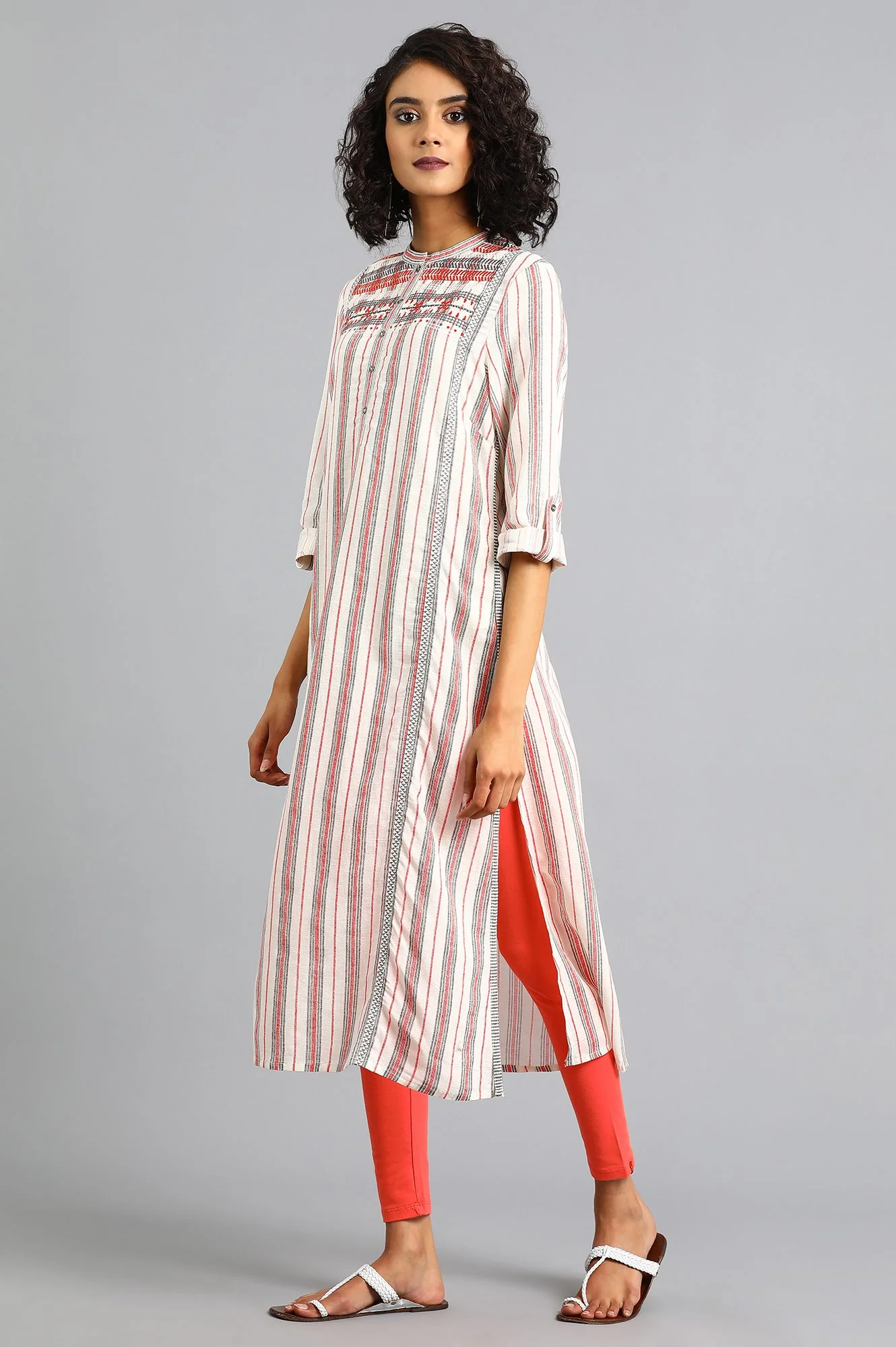 White Mandarin Neck Printed kurta - Image 3
