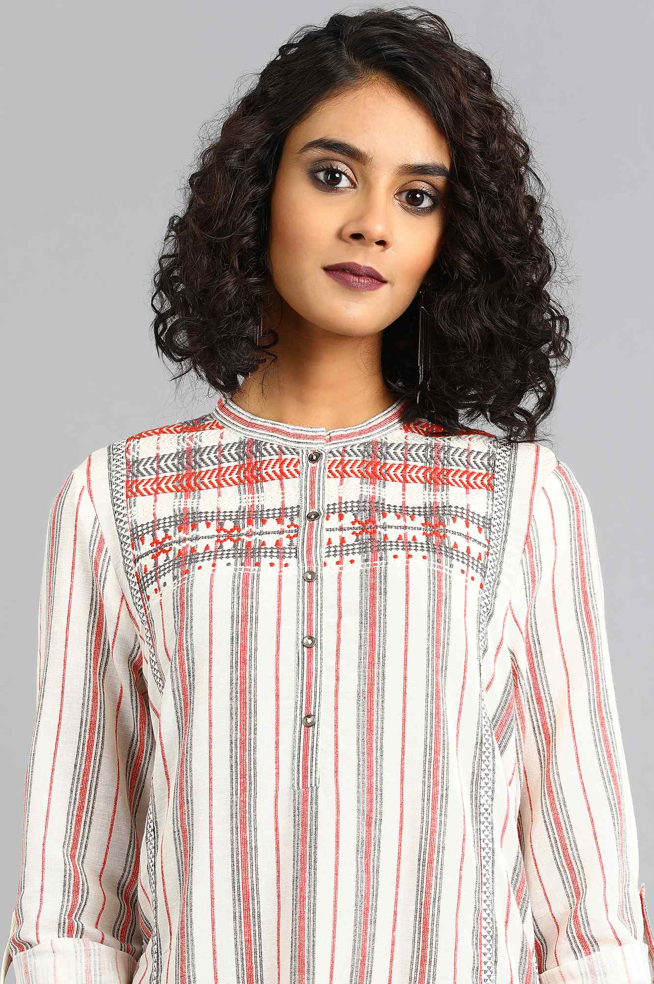 White Mandarin Neck Printed kurta - Image 6