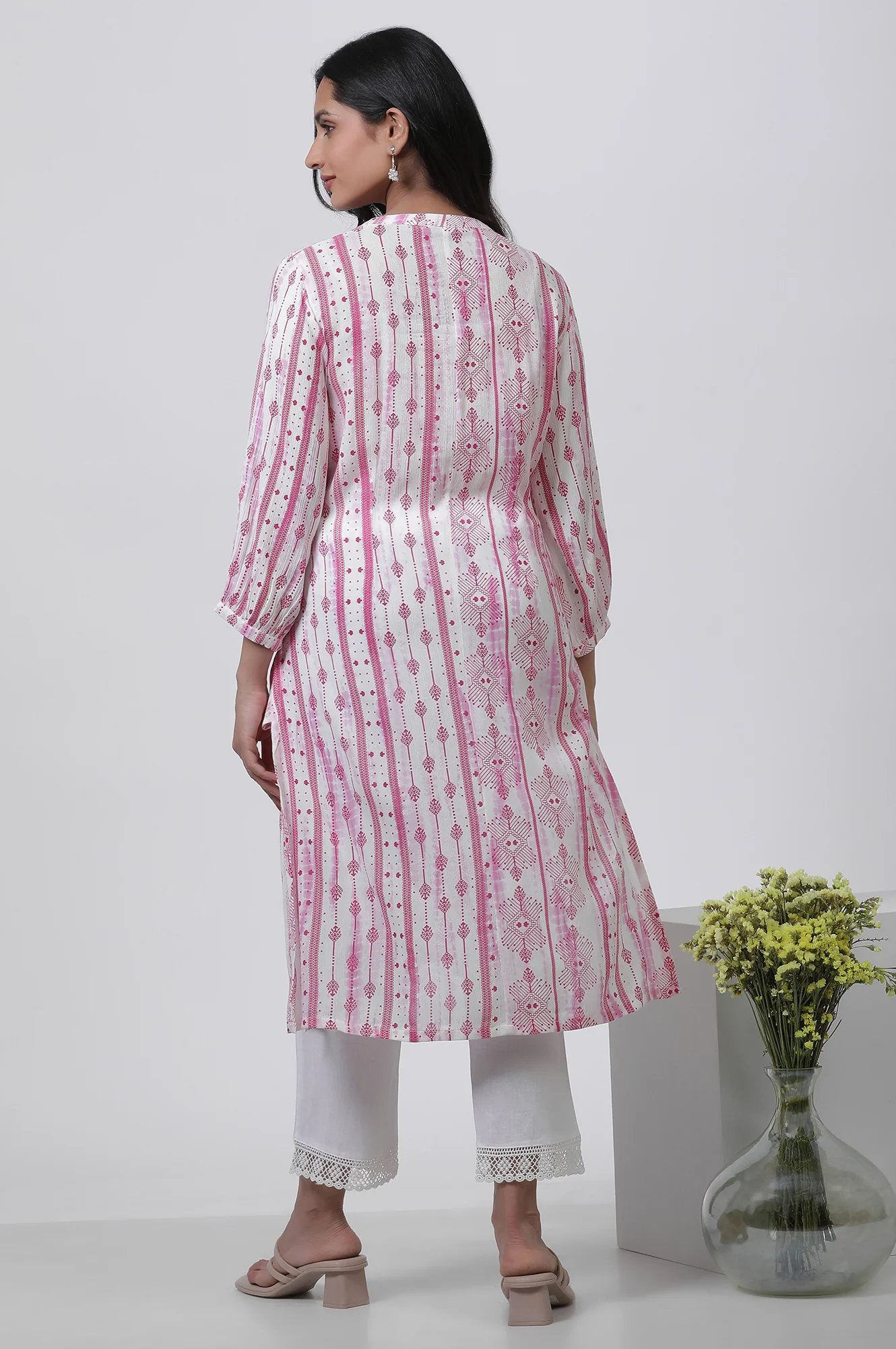 White & Pink Abstract Printed Kurta And Pants Set - Image 4