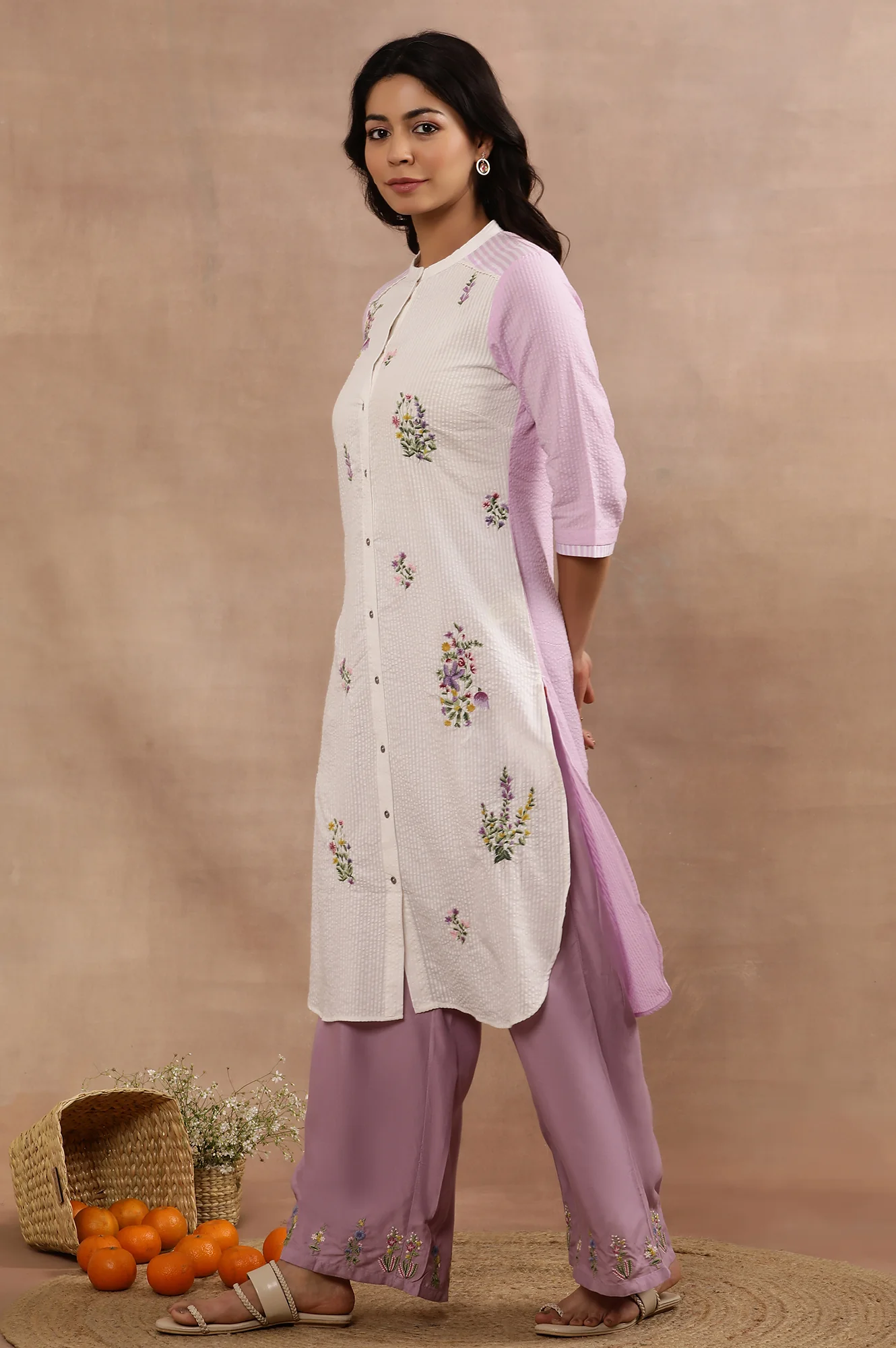White Textured Cotton Embroidered Kurta and Pants Set - Image 3