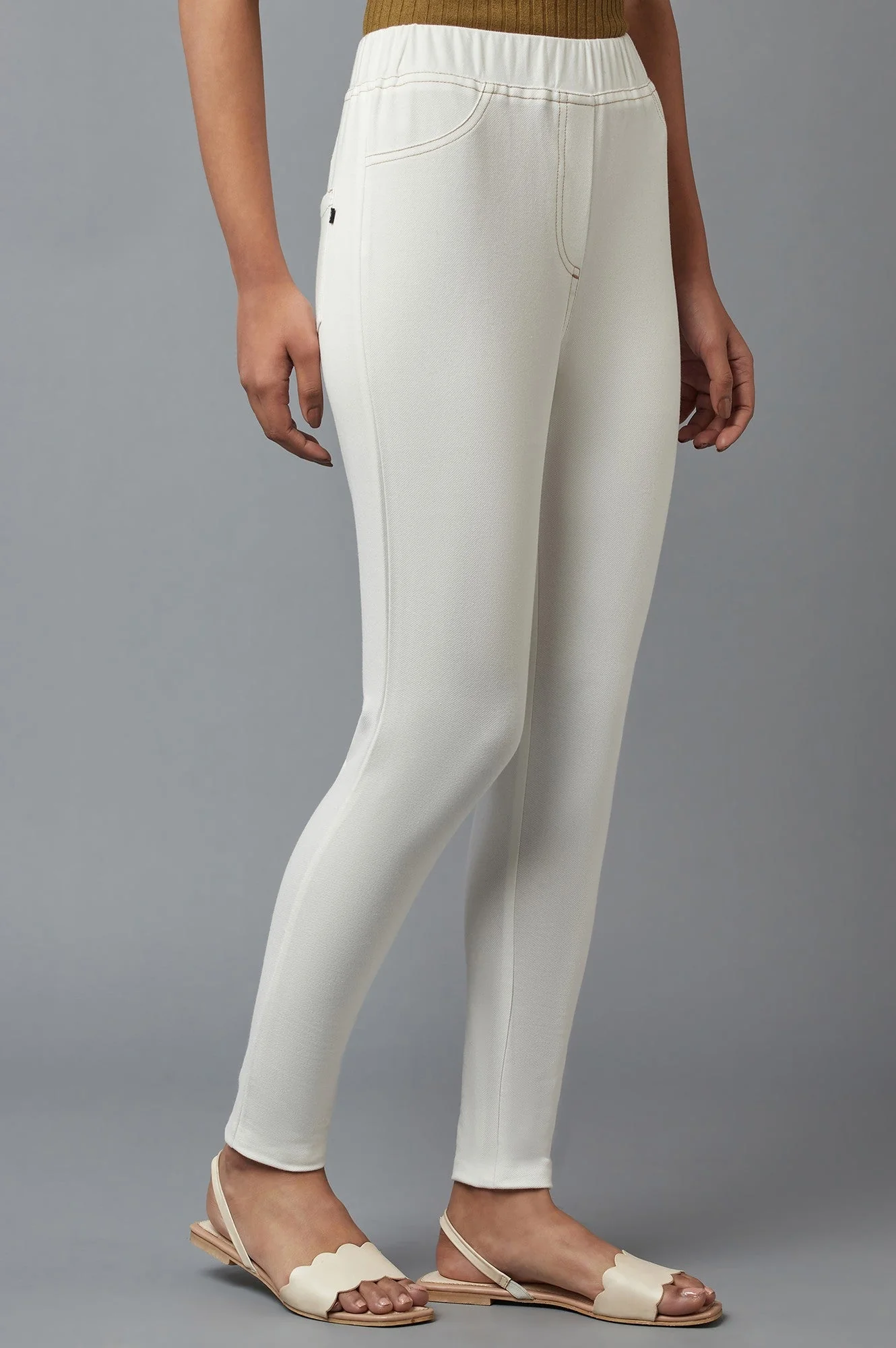 White Solid Skinny Fit Cotton Jeggings With Elasticated Waist - Image 4