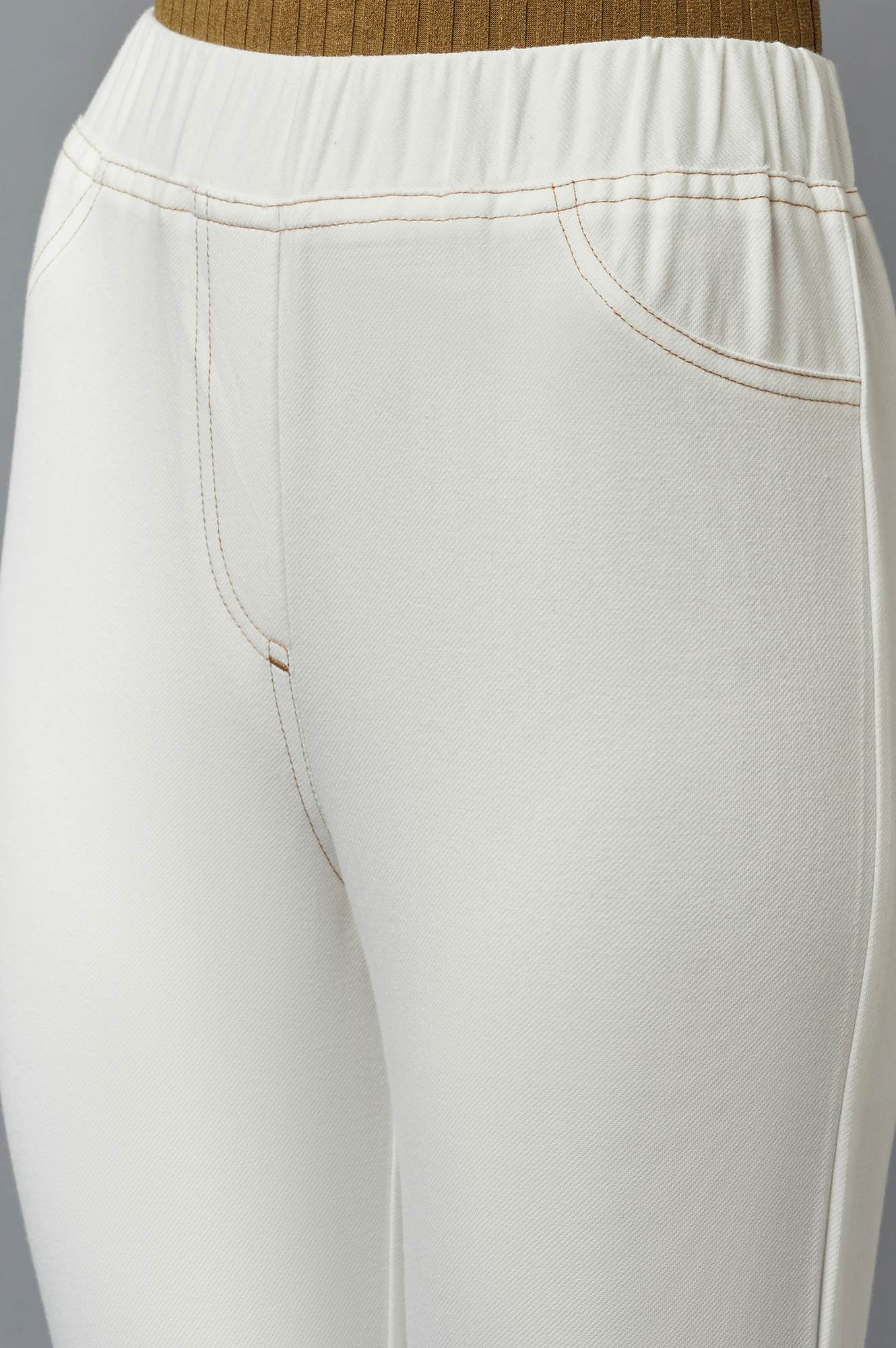 White Solid Skinny Fit Cotton Jeggings With Elasticated Waist - Image 6