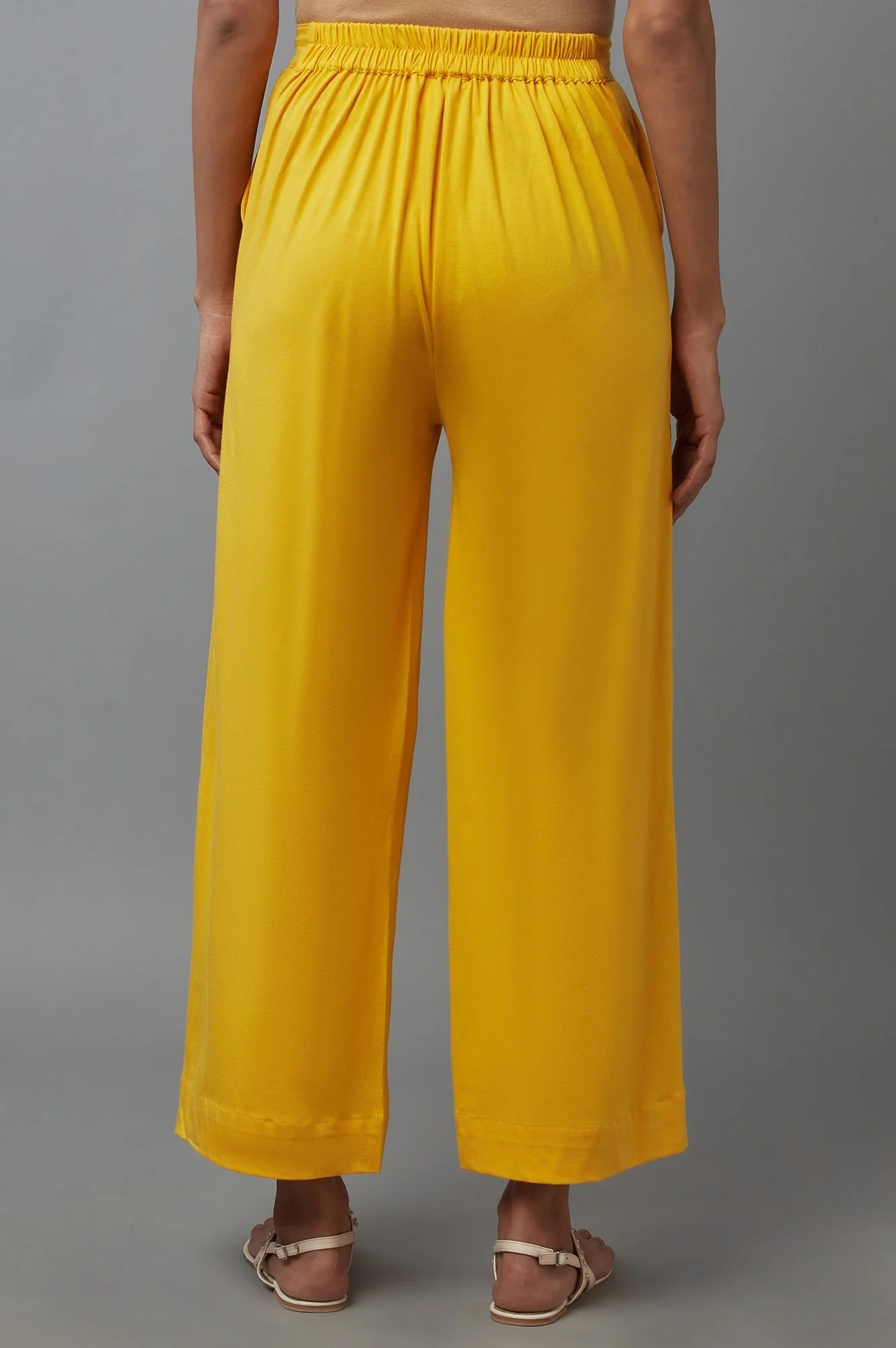 Yellow Solid Straight Fit Cotton Palazzo With Side Pockets - Image 2