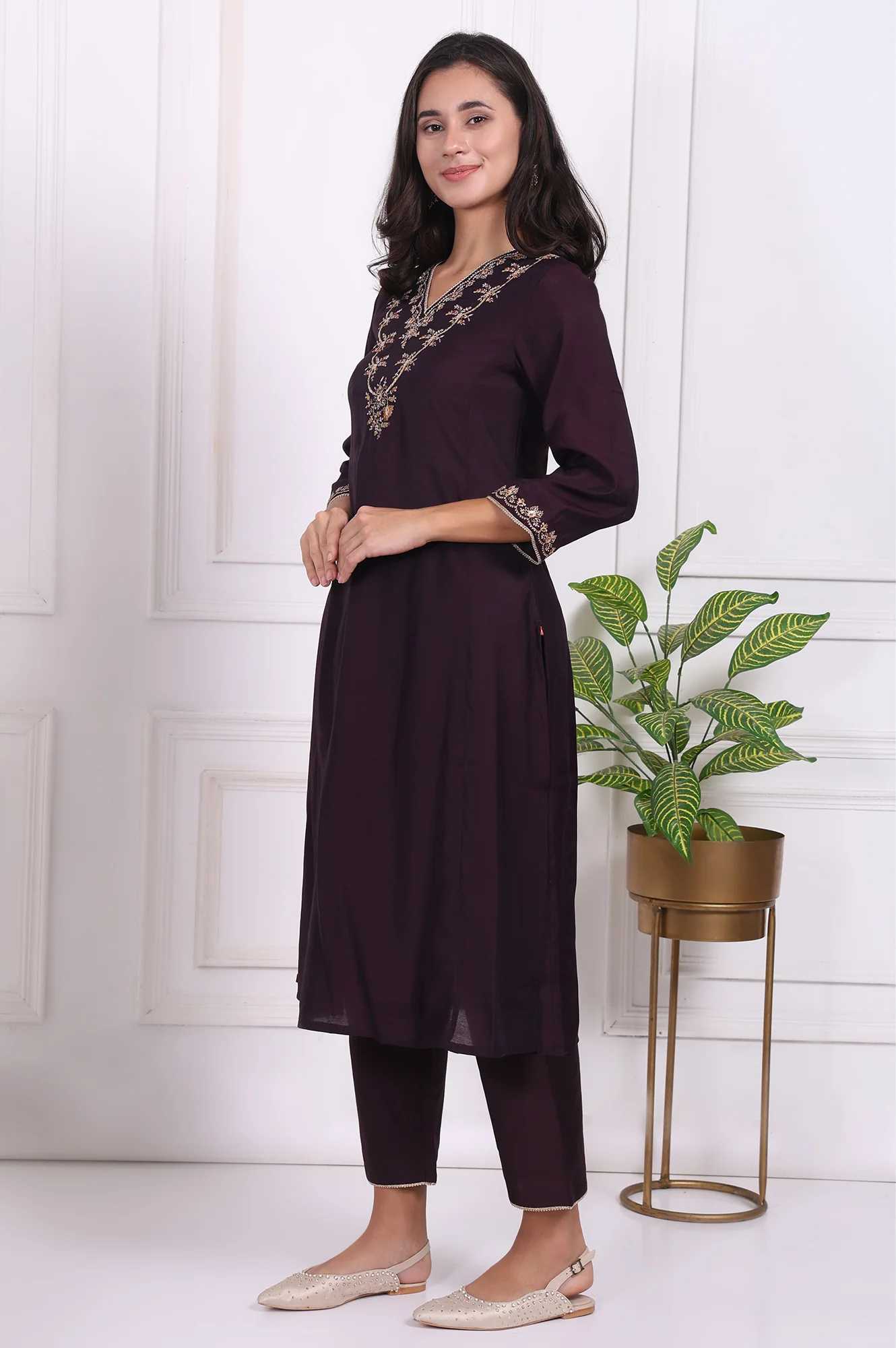 Purple Embroidered Straight Kurta, Pants and Dupatta Set - Image 4