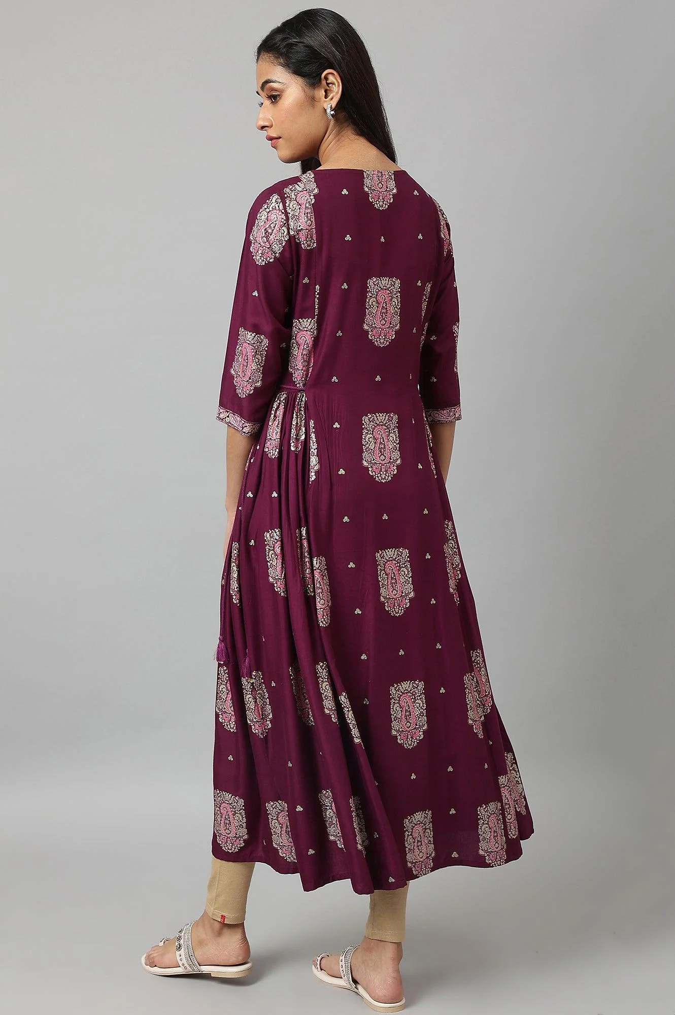 Purple Paisley Print kurta With Sequin Highlighting - Image 4