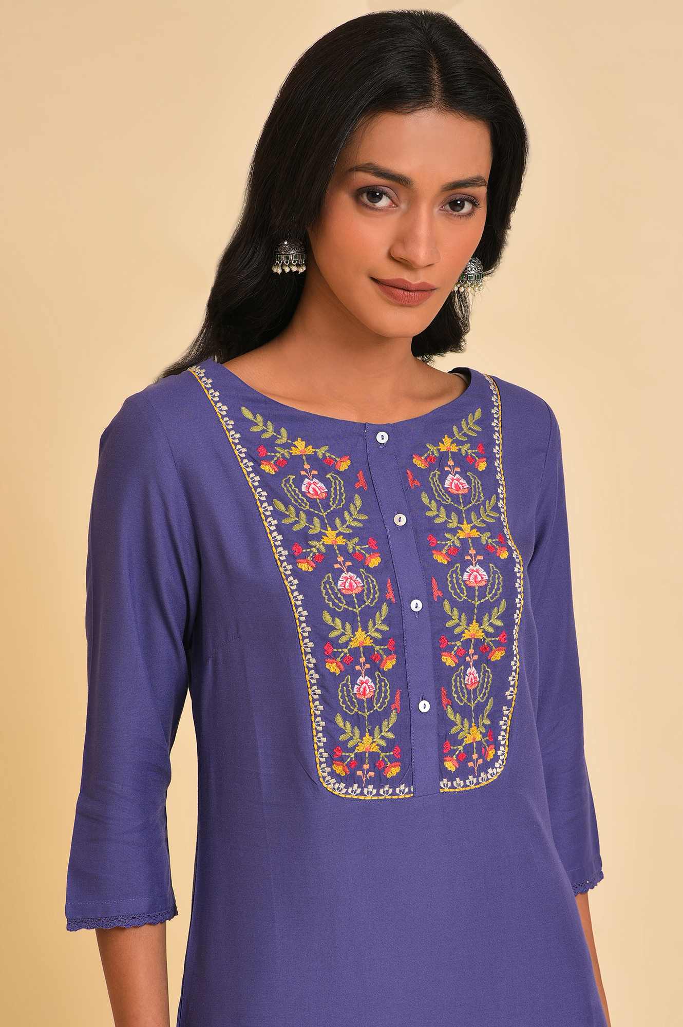 Purple Thread Embroidery Straight Kurta and Parallel Pant Set - Image 2