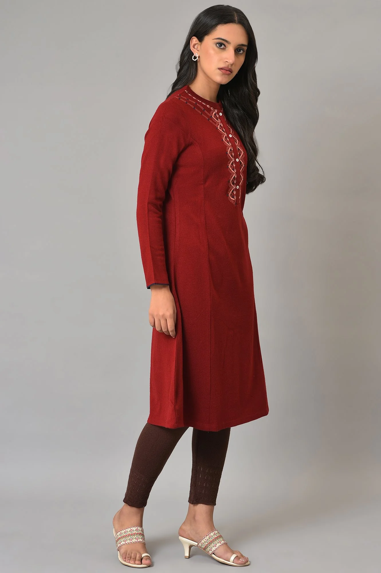 Red A-Line Embroidered Winter kurta - Image 5
