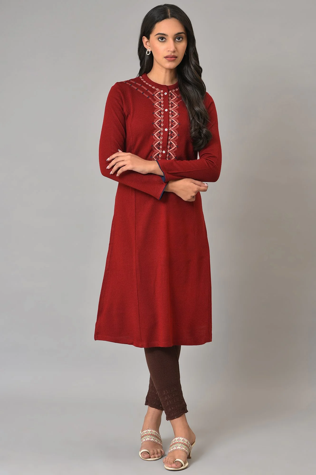 Red A-Line Embroidered Winter kurta - Image 7