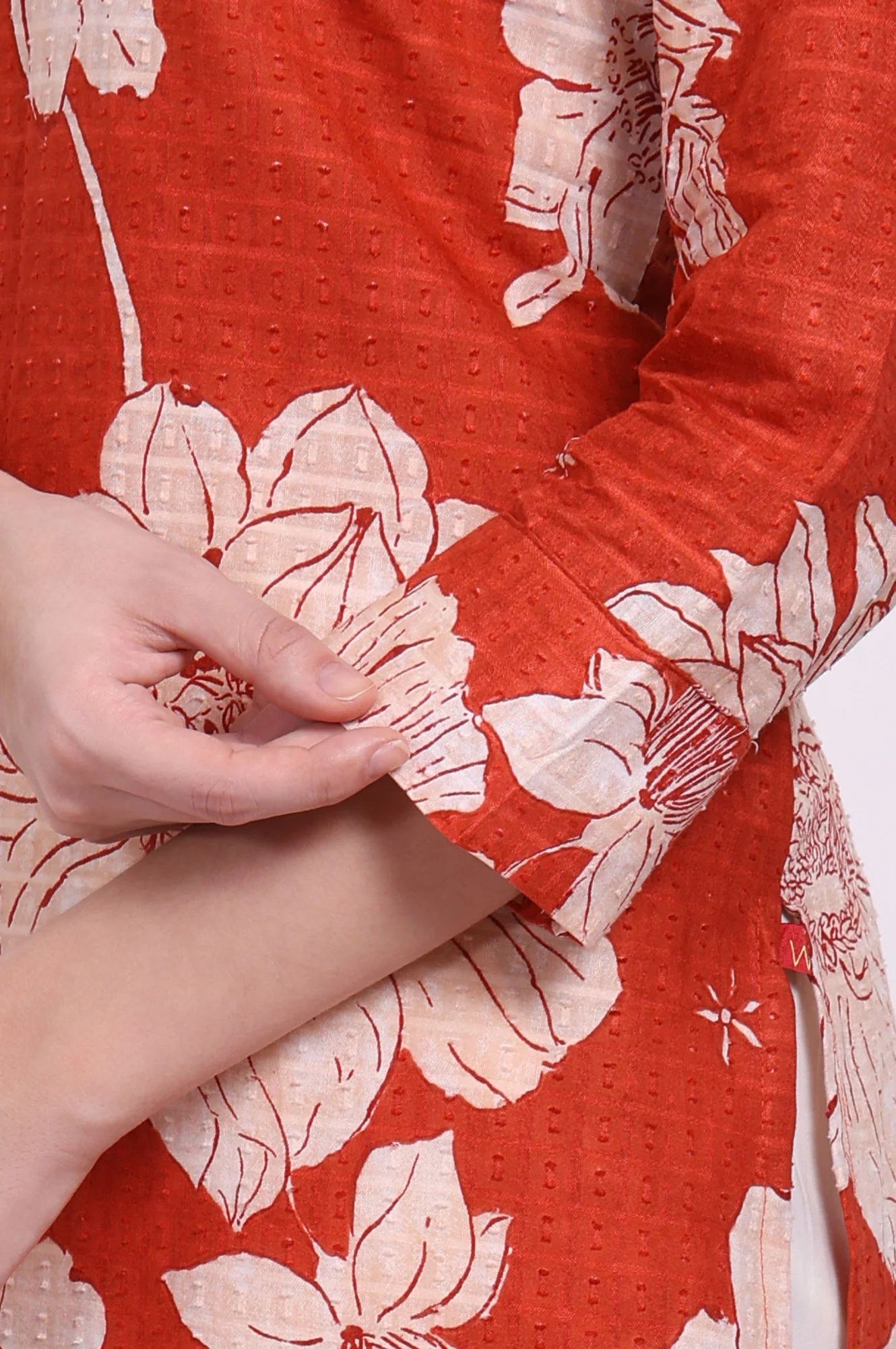 Red Bold Floral Printed Pure Cotton Straight Kurta with Lace - Image 7