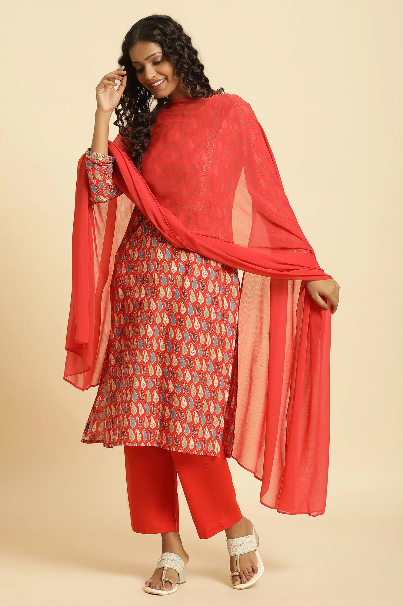Red Chiffon Dupatta With Mukaish Detail - Image 2
