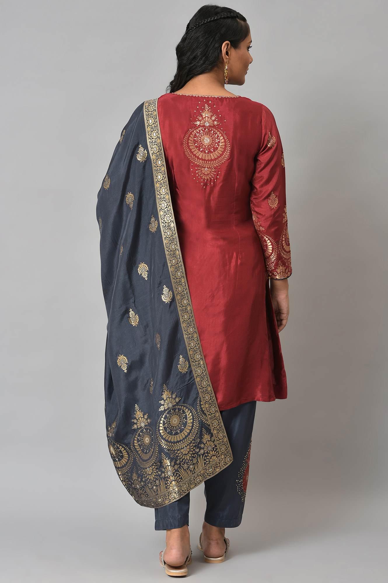 Red Embroidered kurta With Blue Salwar Pants And Dupatta - Image 2