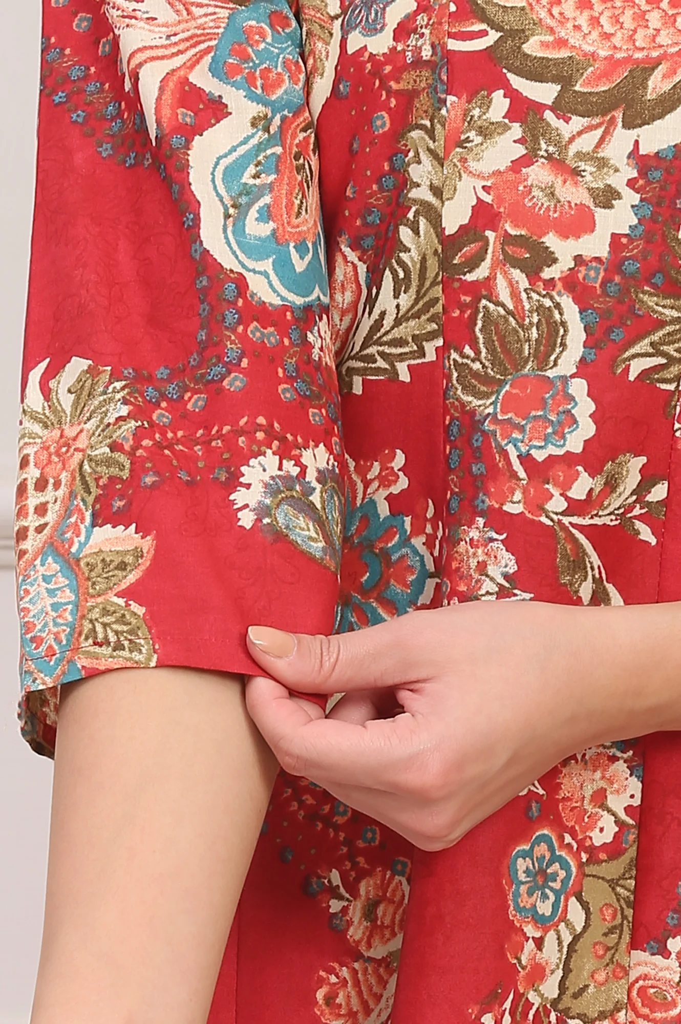 Red Floral Printed Flared Pure Cotton Kurta - Image 7