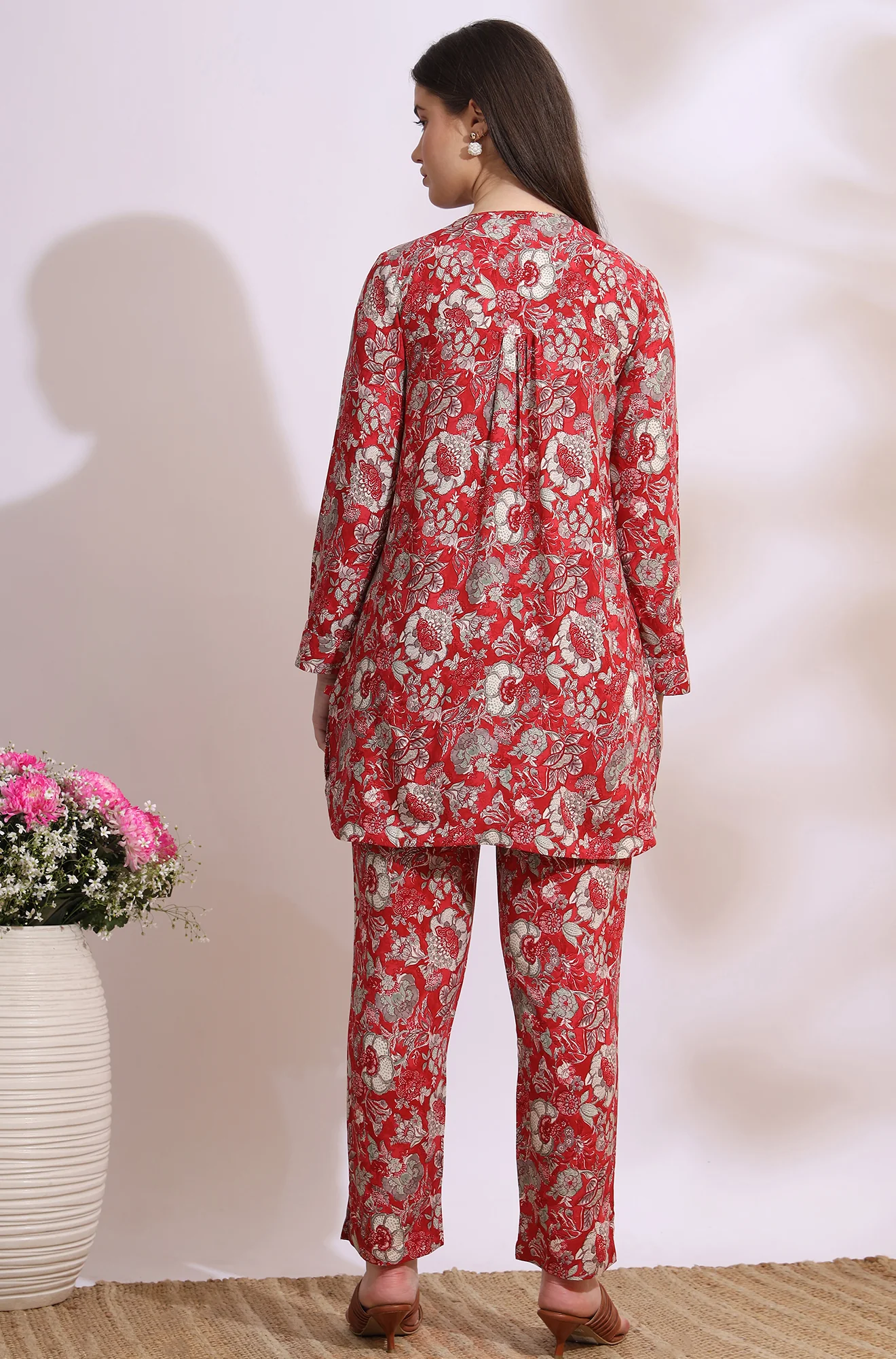 Red Floral Printed Rayon Straight Short Kurti and Pants Co-ord Set - Image 6