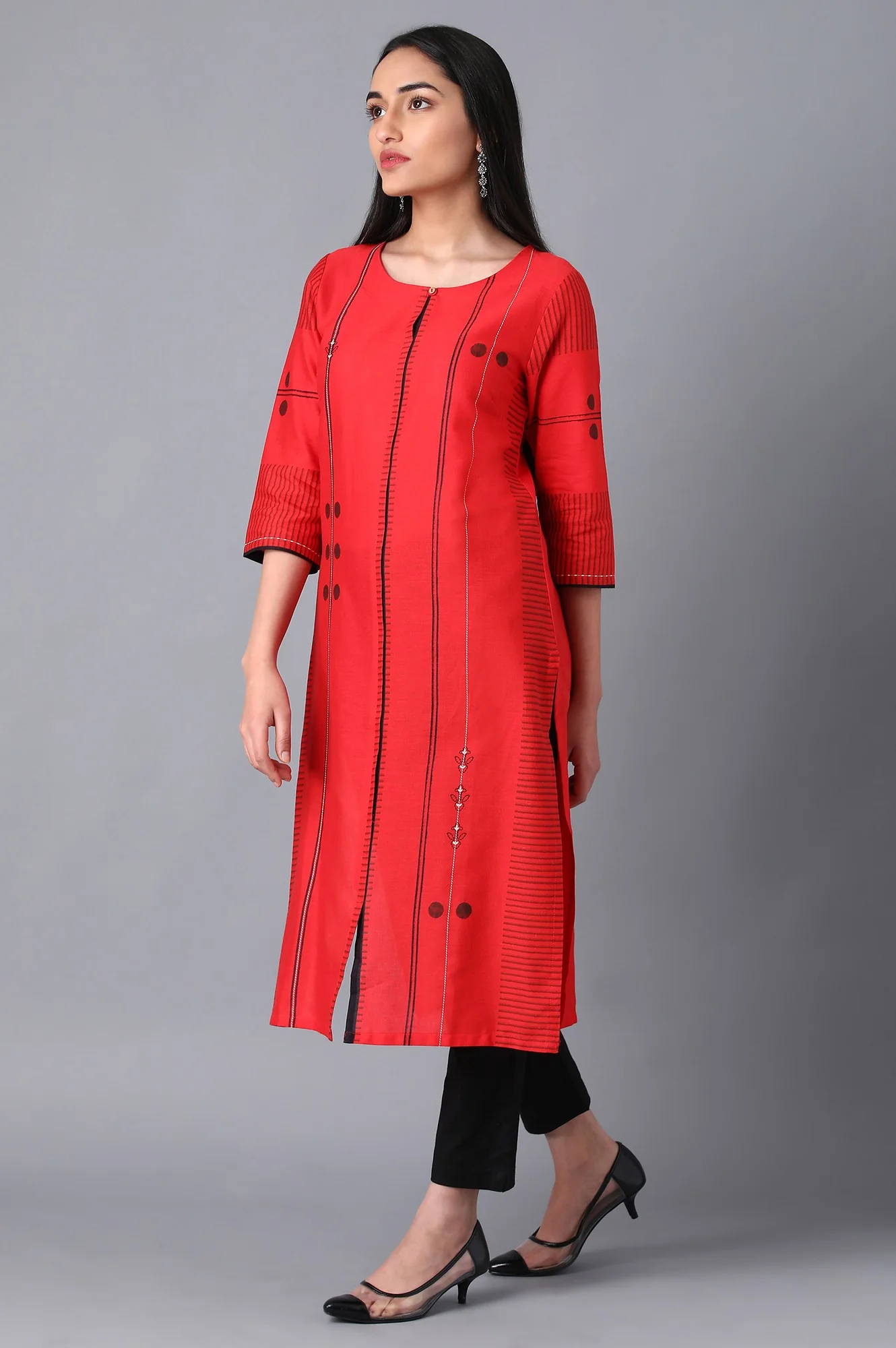 Red Geometric Print Straight kurta in Boat Neck - Image 4