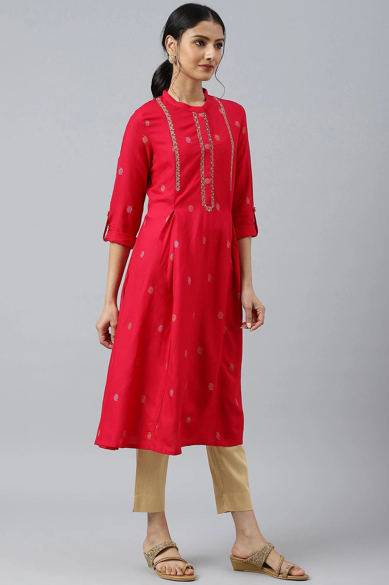 Red Mettalic Embroidered kurta With Pleats - Image 6