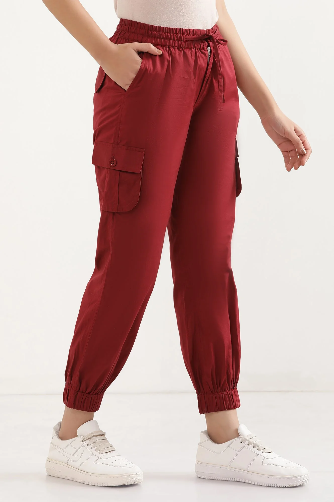 Red Solid Tapered Cotton Pants With Drawstring - Image 5