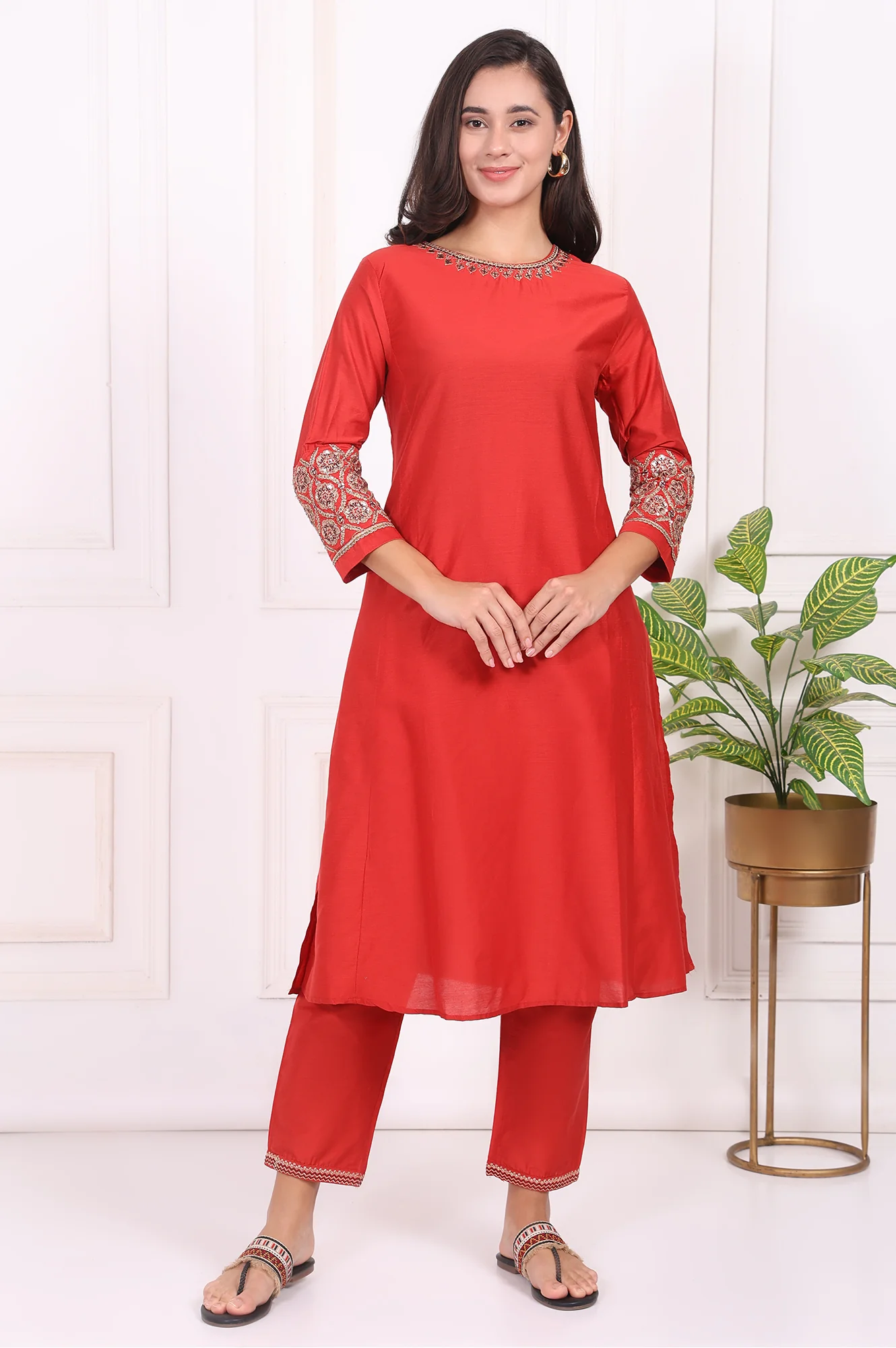 Red Solid Metallic Embroidered Straight Kurta - Image 2