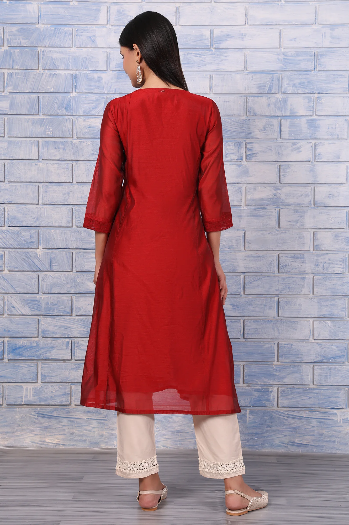 Red Thread Embroidered Chanderi Straight Kurta - Image 5