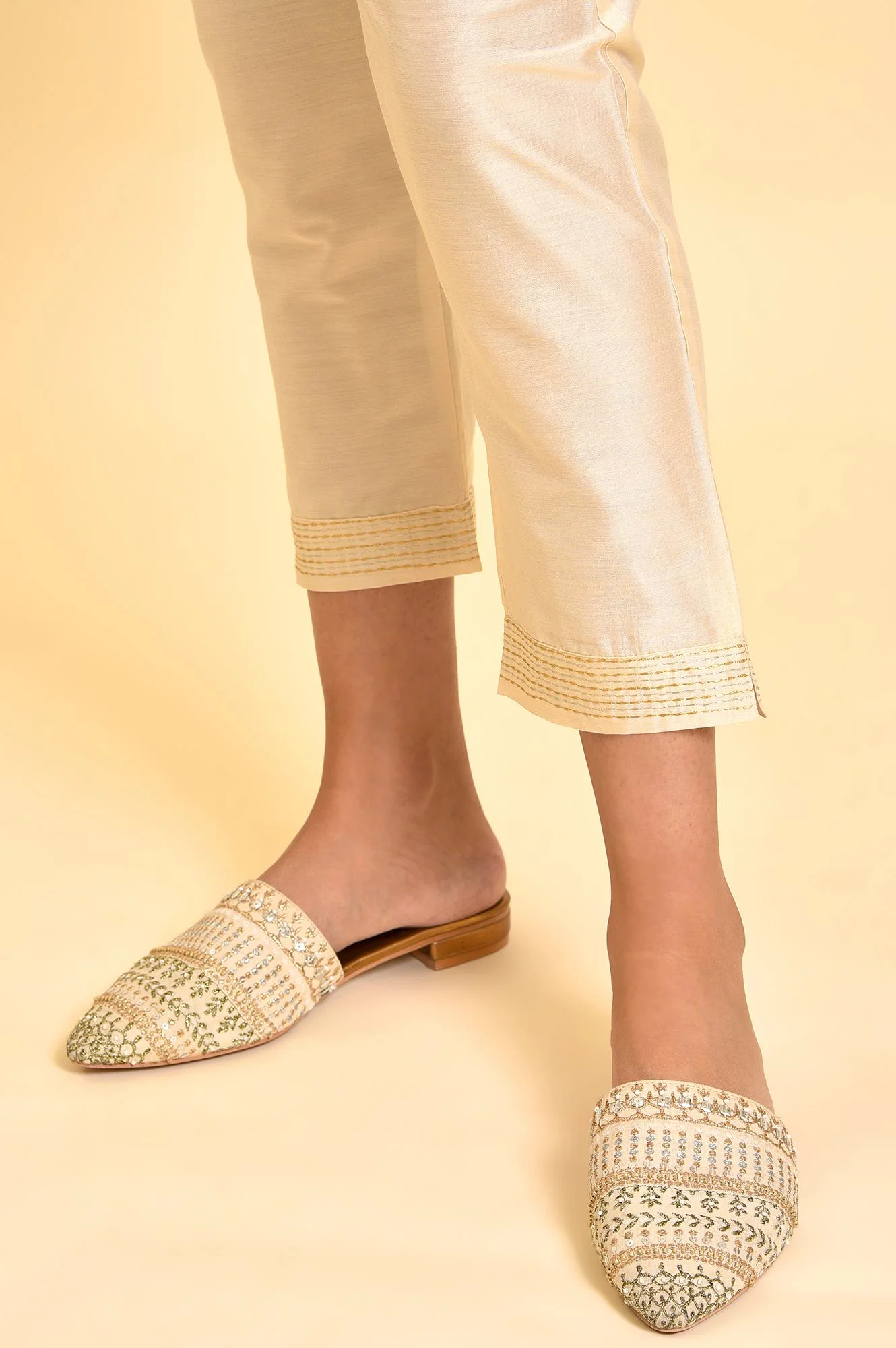 Rosedust Pink Printed Mandarin Collar Cotton Flax Kurta And Slim Pants Set - Image 10