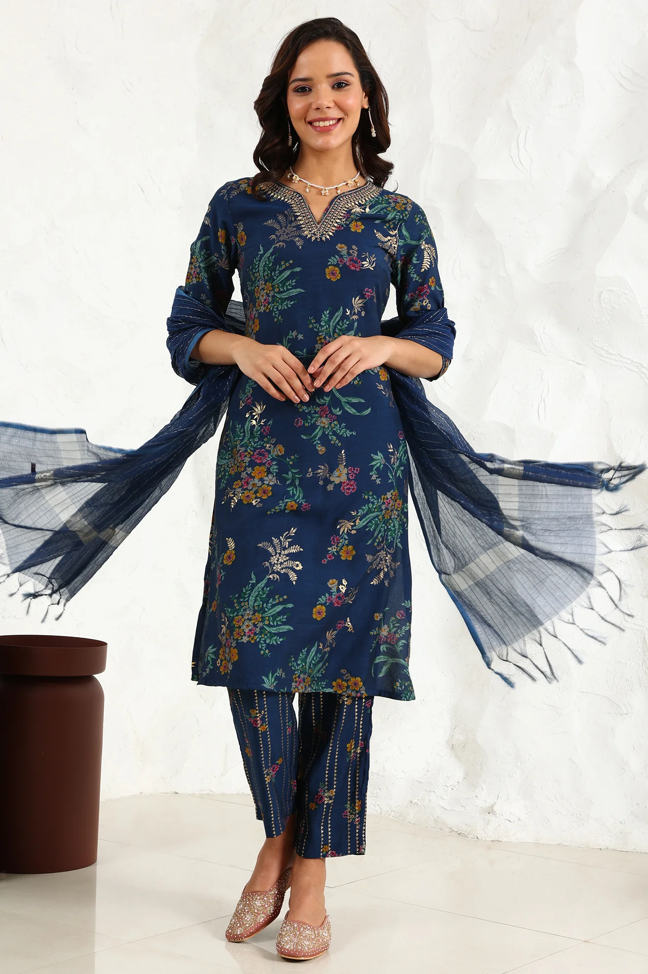 Royal Blue Foil Floral Printed Vicuna Crepe Straight Kurta And Pants Set With Dupatta - Image 2