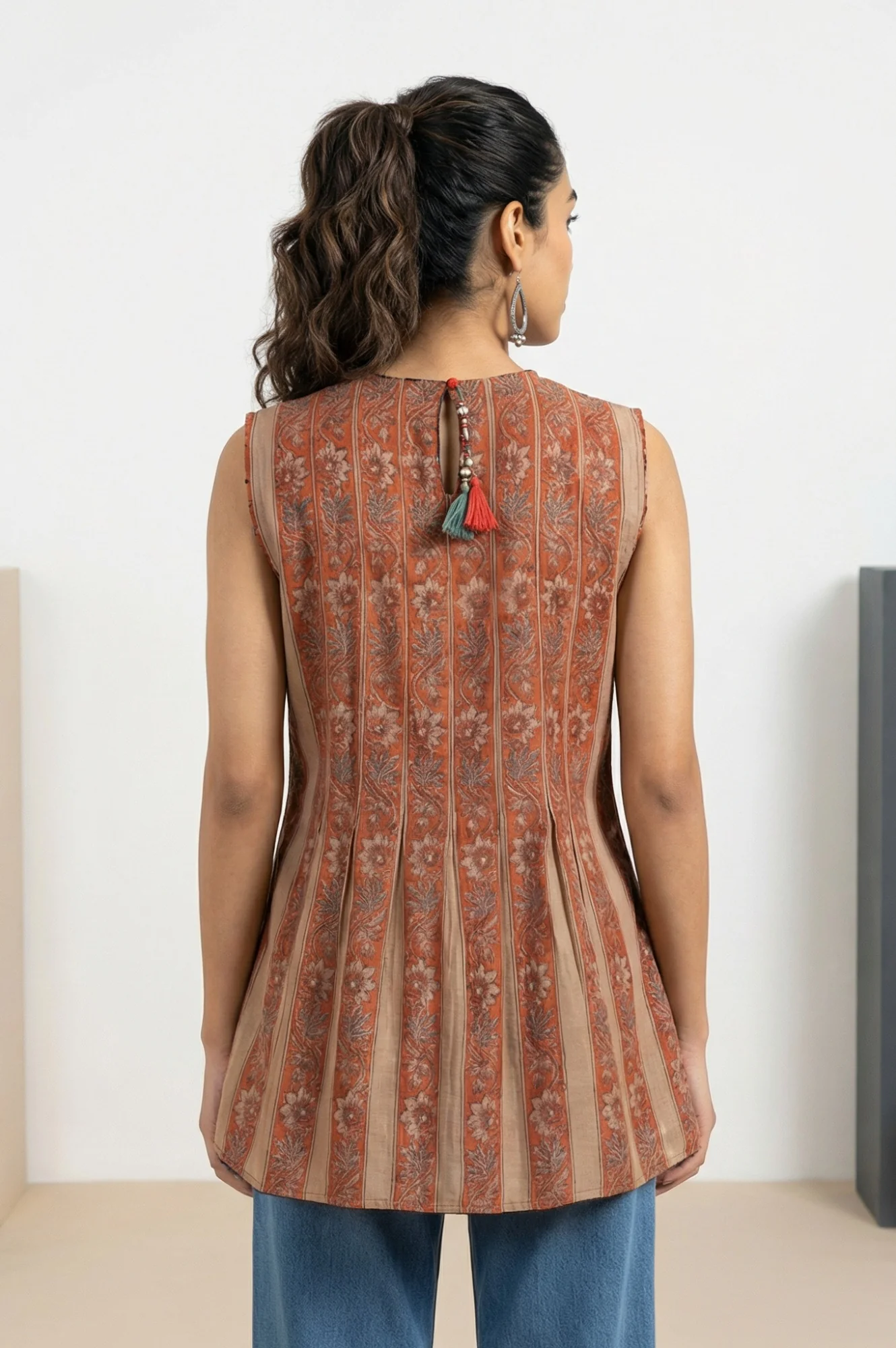 Rust Block Floral Printed Cotton Blend Pleated Sleeveless Top - Image 4