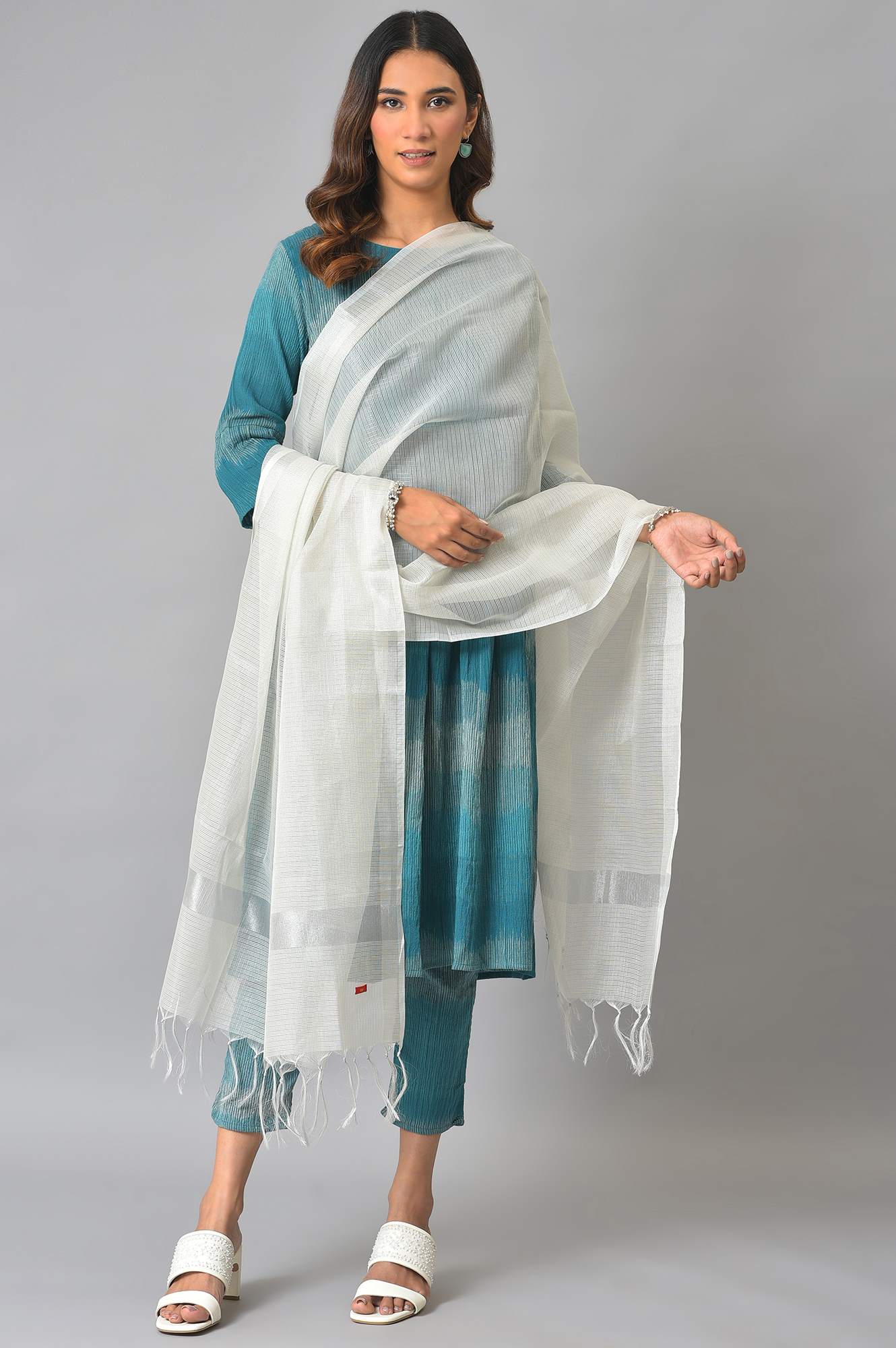 Silver Solid Woven Tassel Kota Dupatta - Image 2