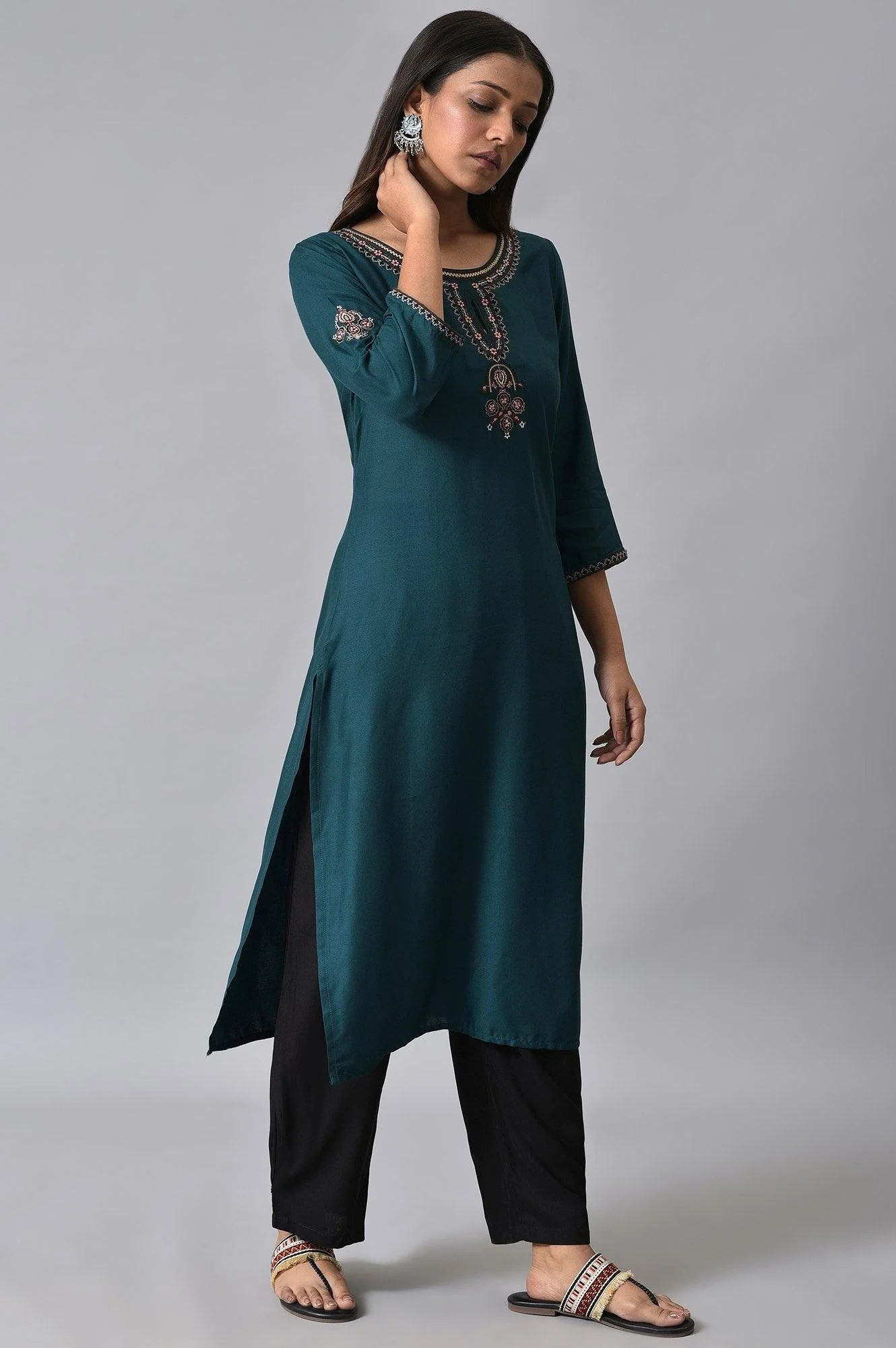 Teal Embroidered Round Neck kurta - Image 4