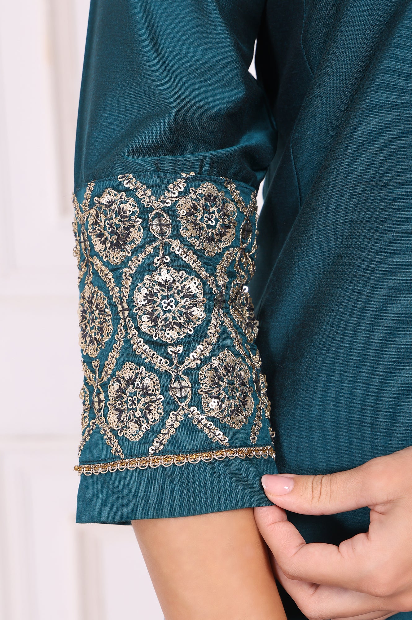 Teal Solid Metallic Embroidered Straight Kurta - Image 7