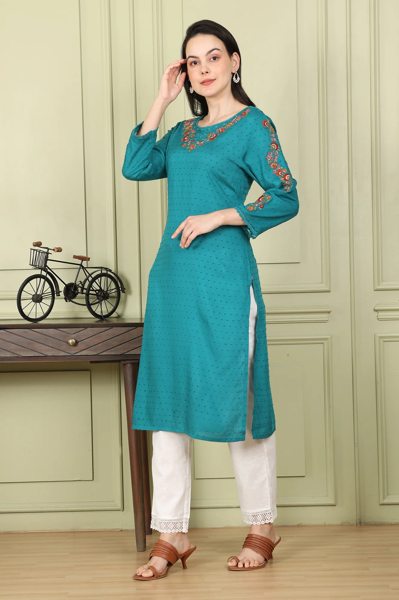 Teal Thread Embroidered Neck Textured Dobby Straight Kurta - Image 4