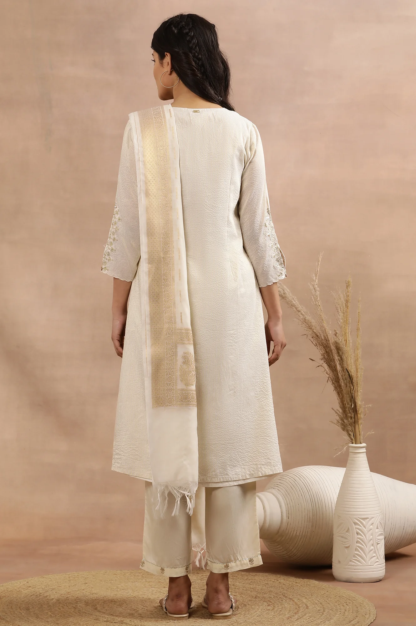 White A-Line Chanderi Kurta, Pants And Dupatta Set - Image 4