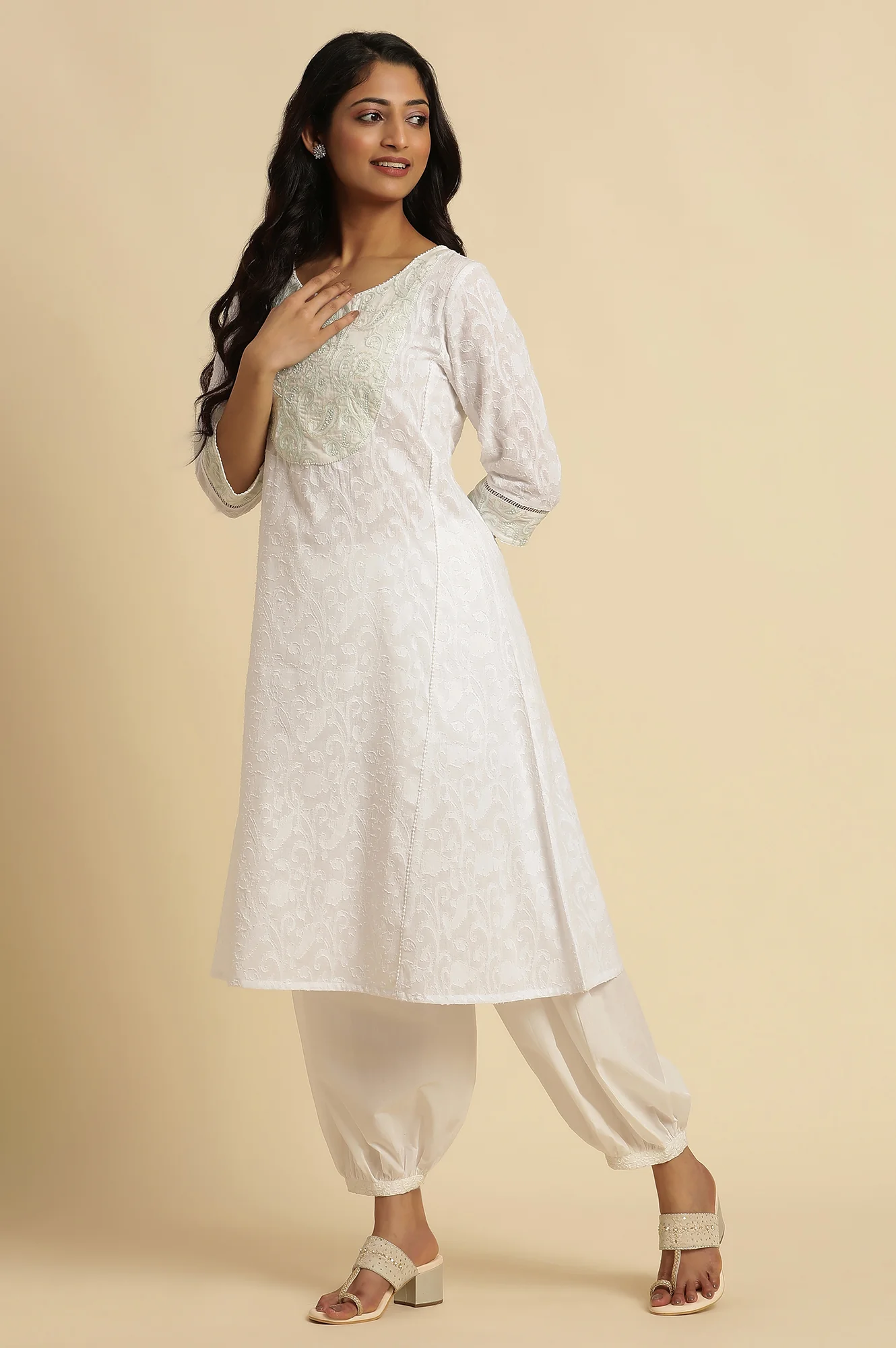 White A-Line Yarn-Dyed Kurta - Image 3