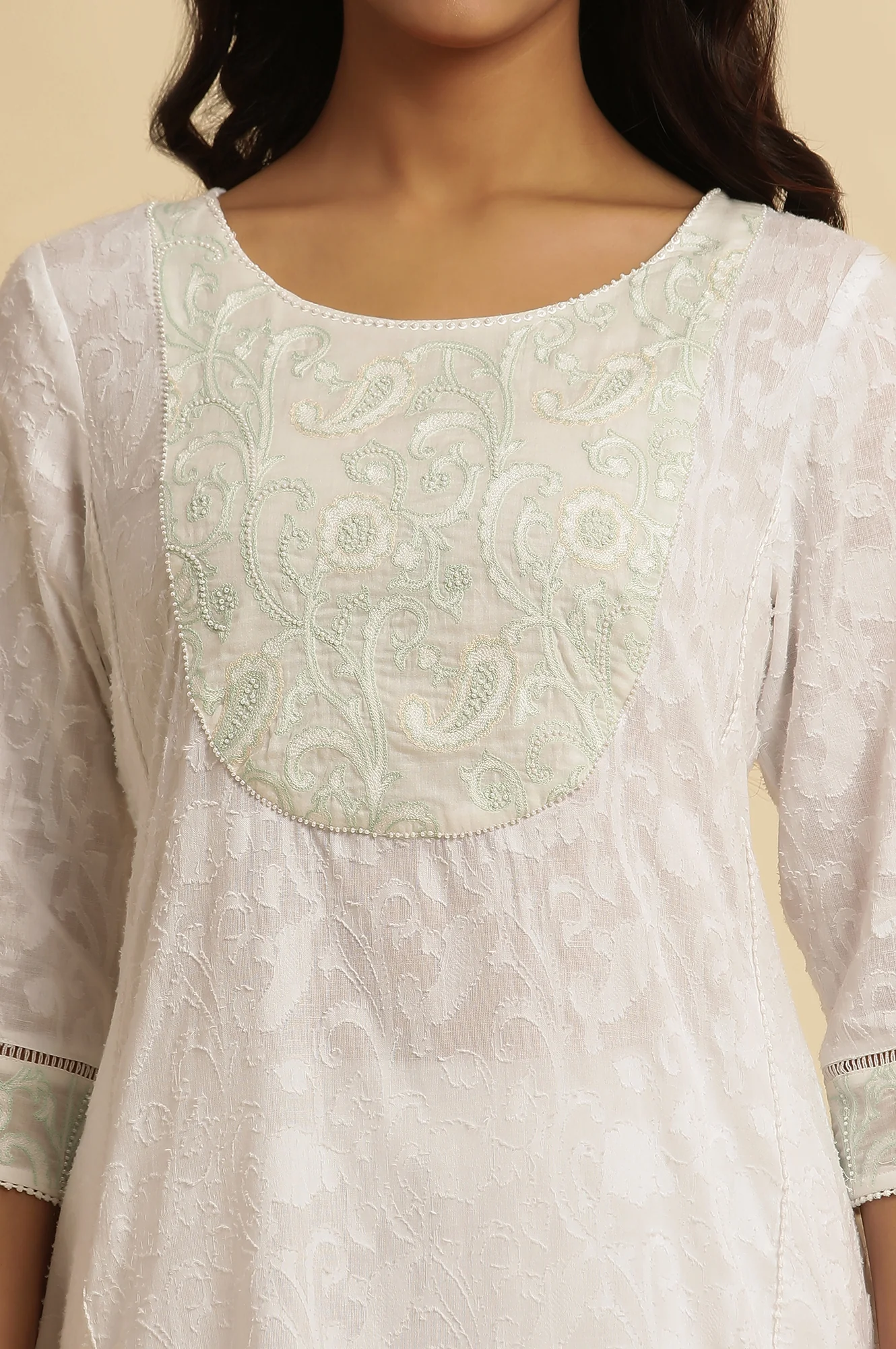 White A-Line Yarn-Dyed Kurta - Image 6