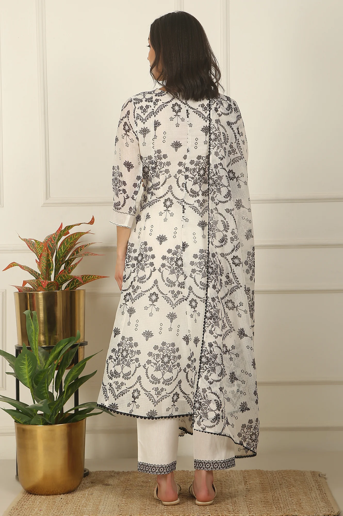 White and Black Floral Printed Kota Flared Kurta, Pants and Dupatta Set - Image 5