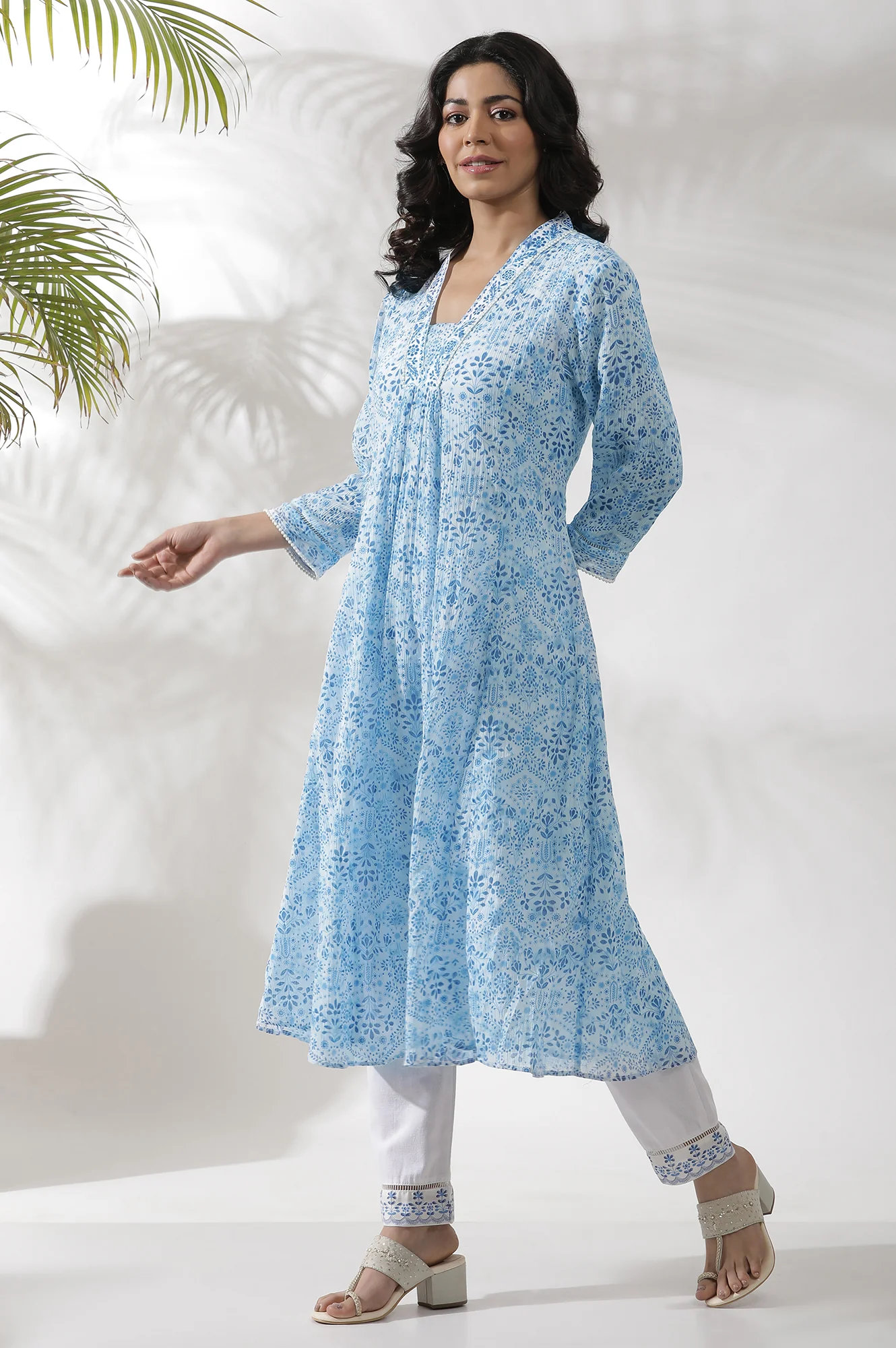 White and Blue Printed Kurta and Pants Set - Image 3