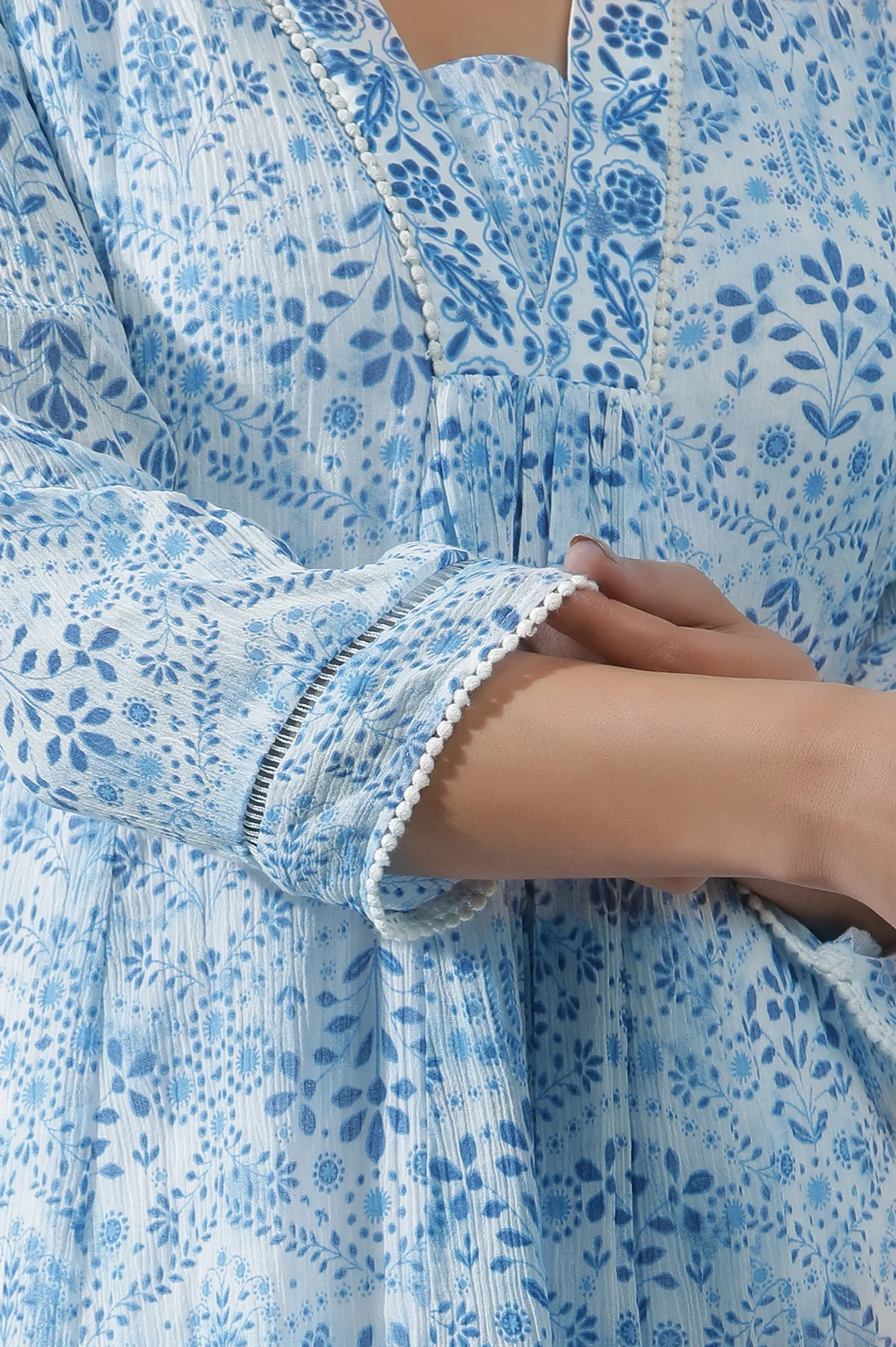 White and Blue Printed Kurta and Pants Set - Image 8