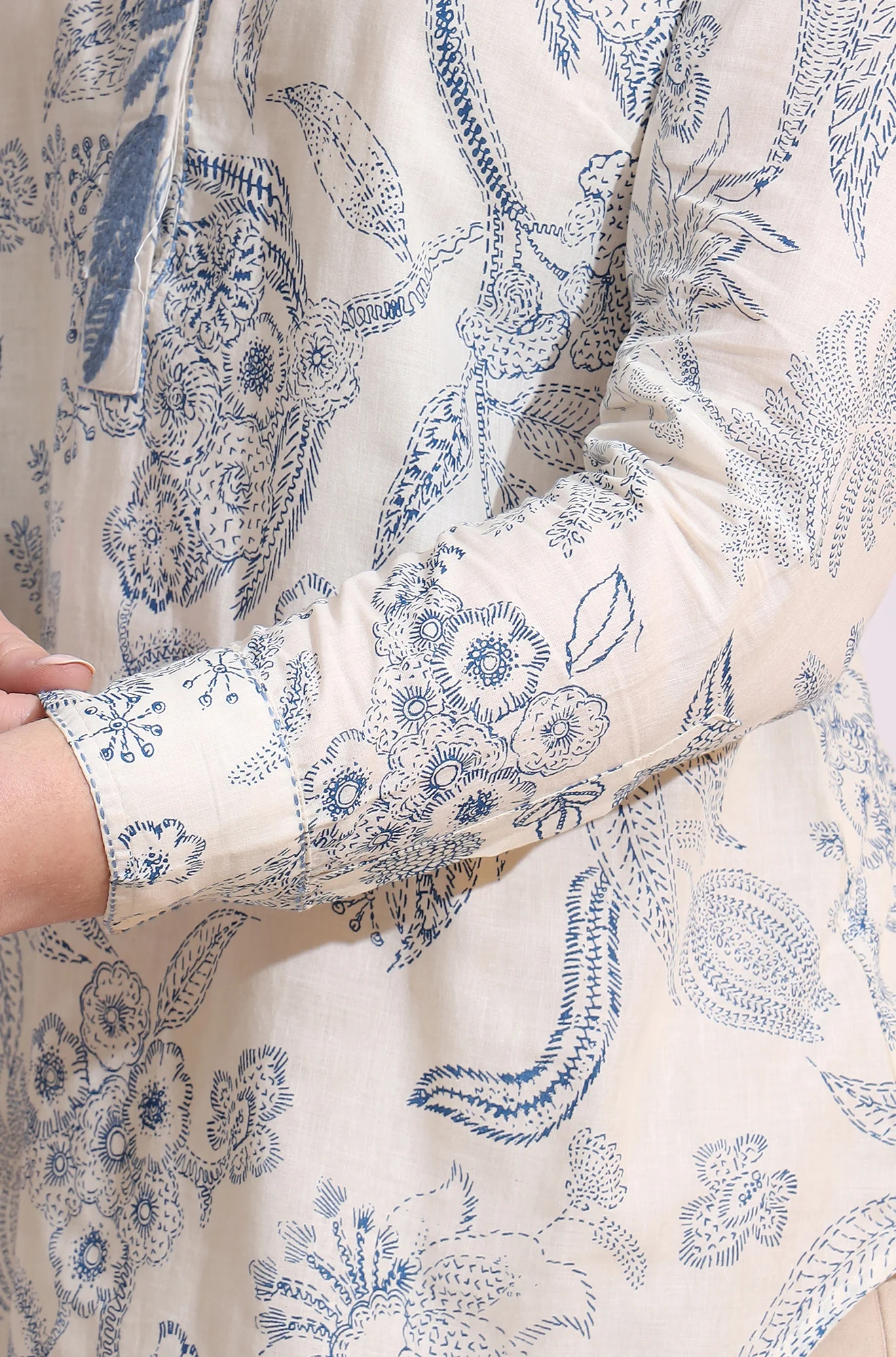 White and blue printed top with thread embroidery - Image 8