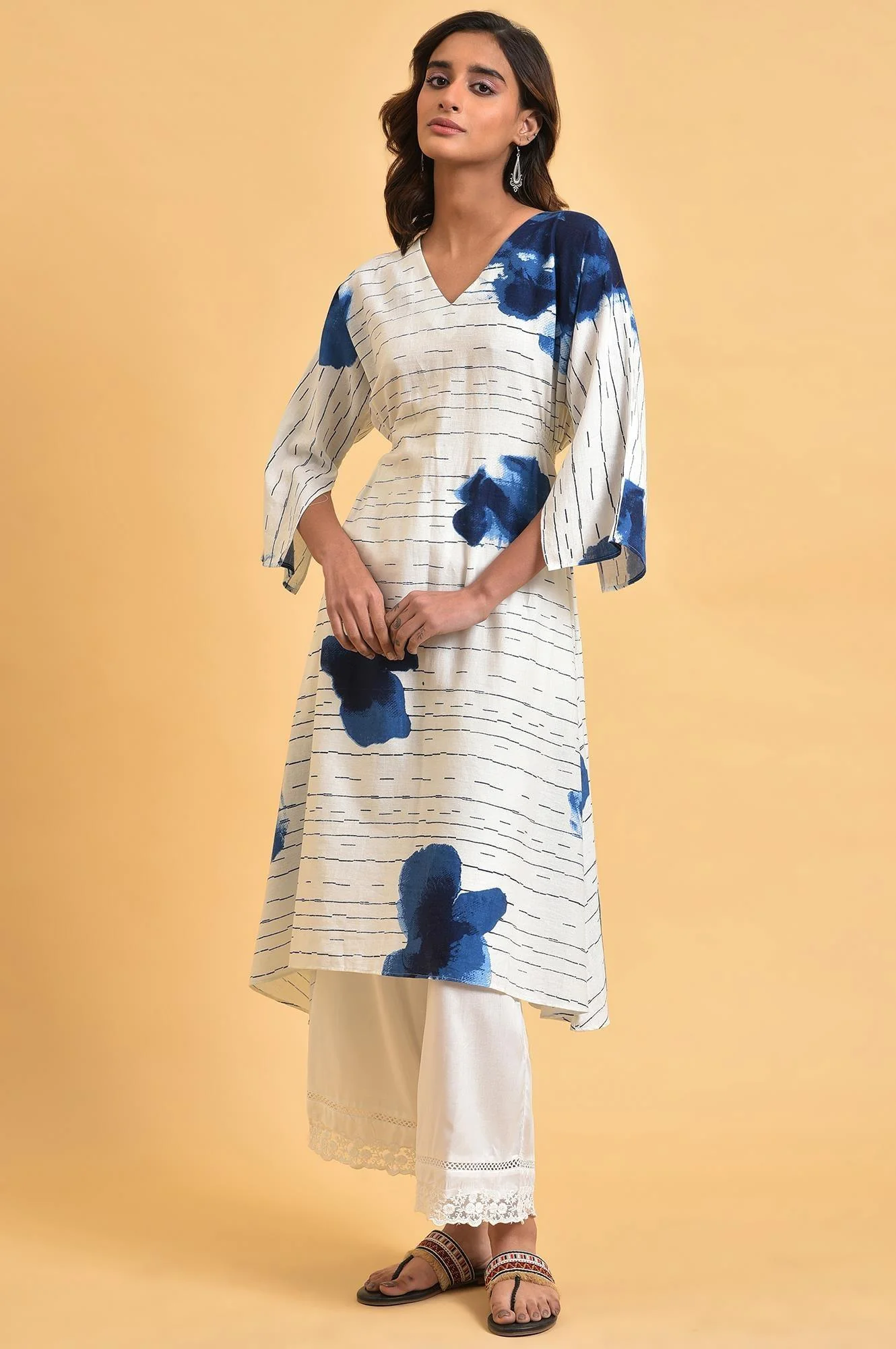White And Blue Printed V-Neck kurta - Image 6