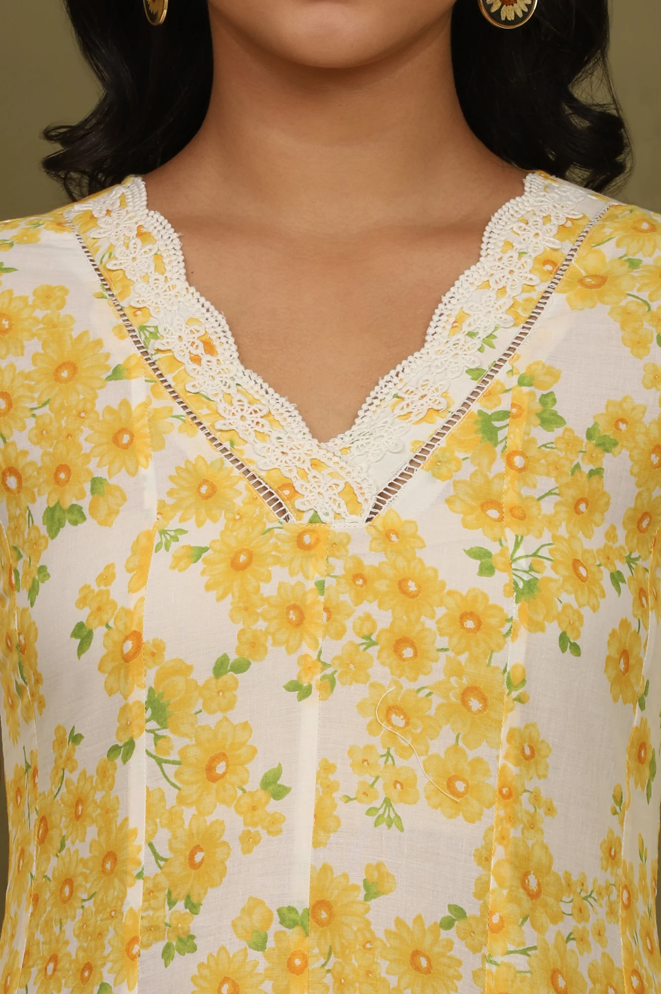 White and Yellow Floral Printed Pure Cotton Flared Kurta - Image 4