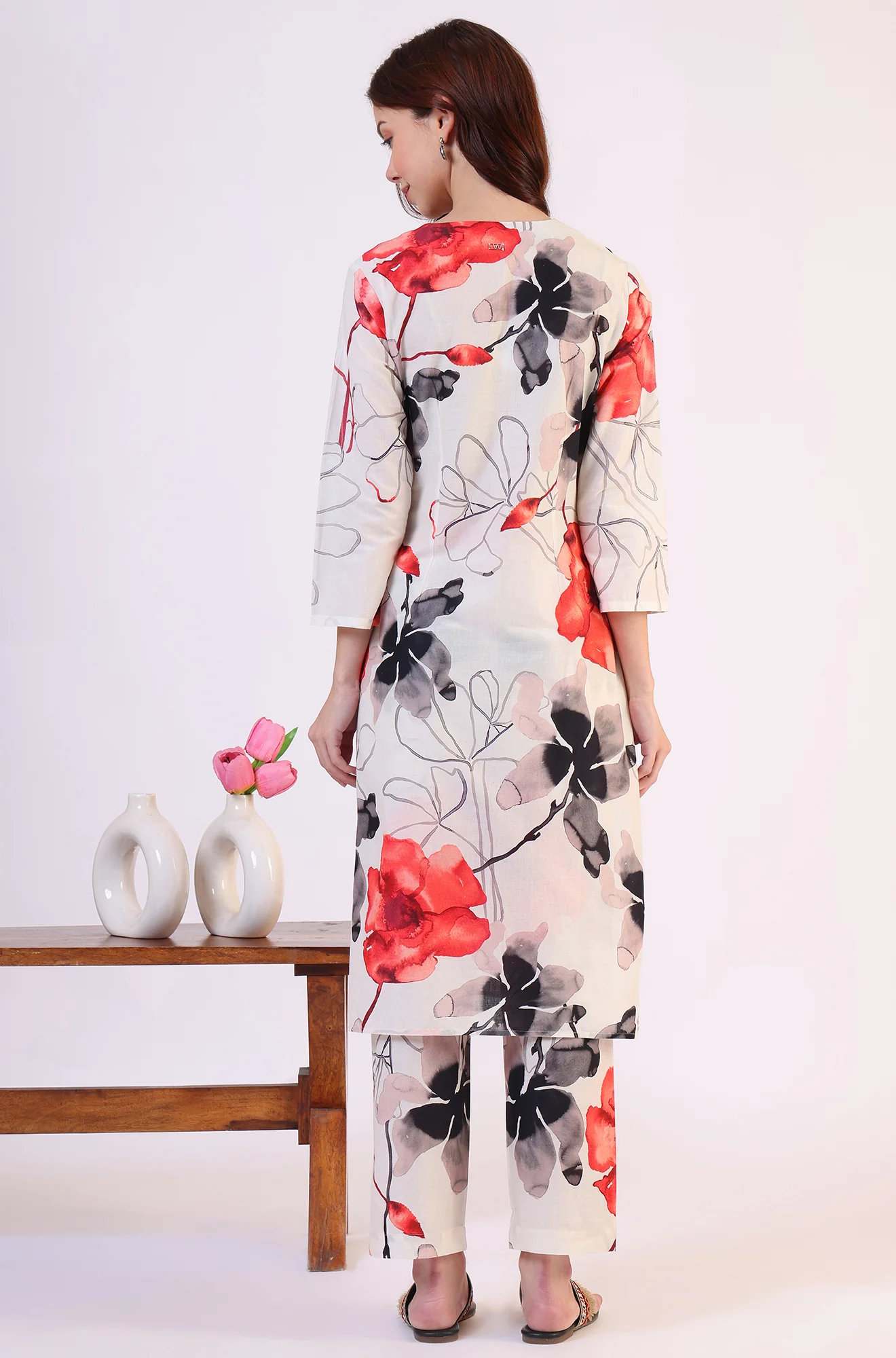 White Bold Floral Printed Pure Cotton Straight Kurta and Pants Co-ord Set - Image 6